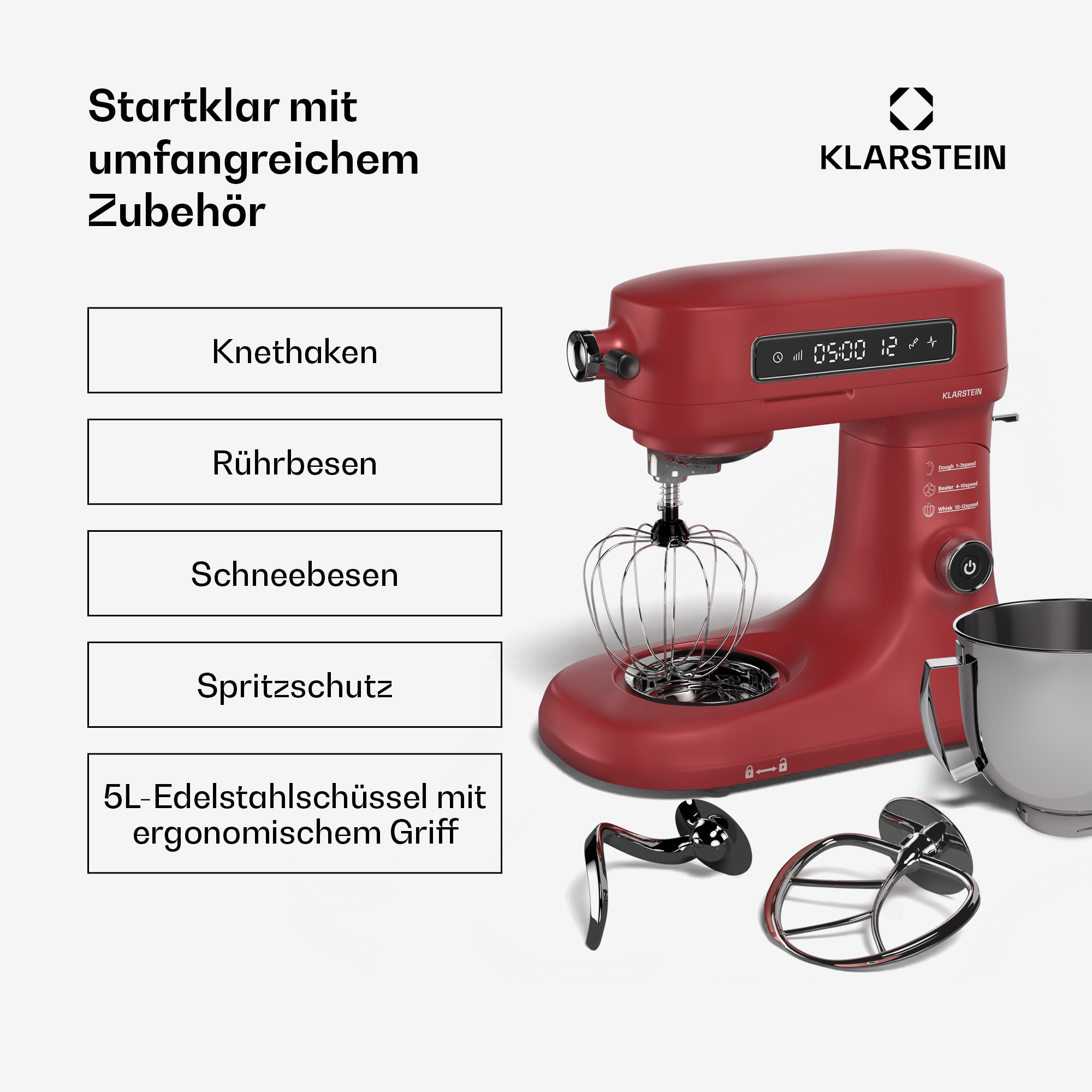 Rote Küchenmaschine mit Zubehör wie Knethaken, Rührbesen und Schüssel.