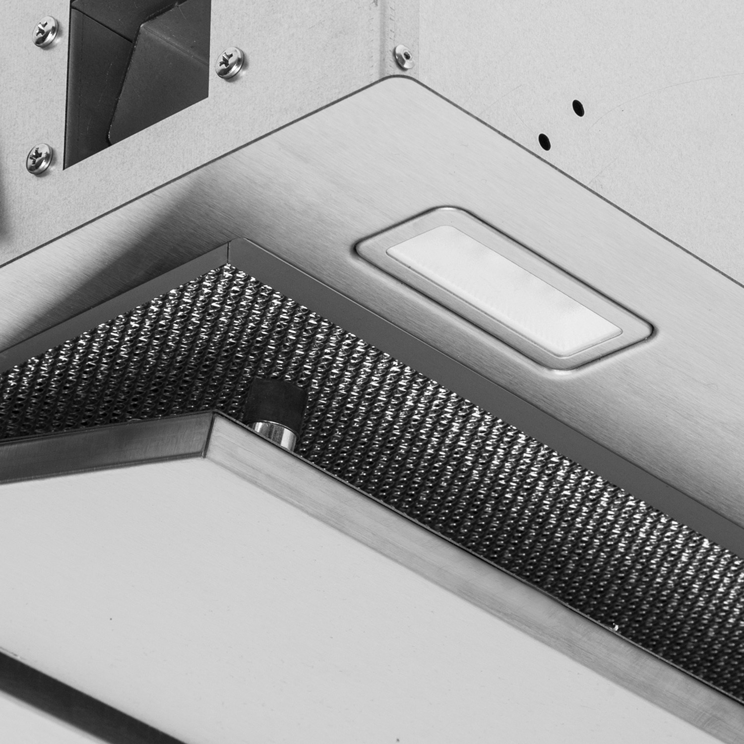 Cappa in acciaio inox con luce integrata e filtro metallico.