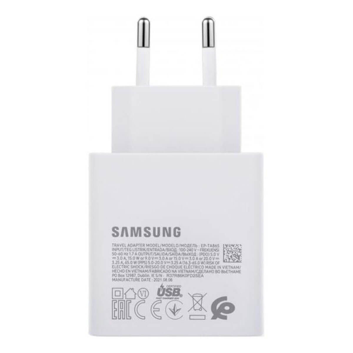 Adaptador de viaje Samsung blanco con dos clavijas planas e información de carga.