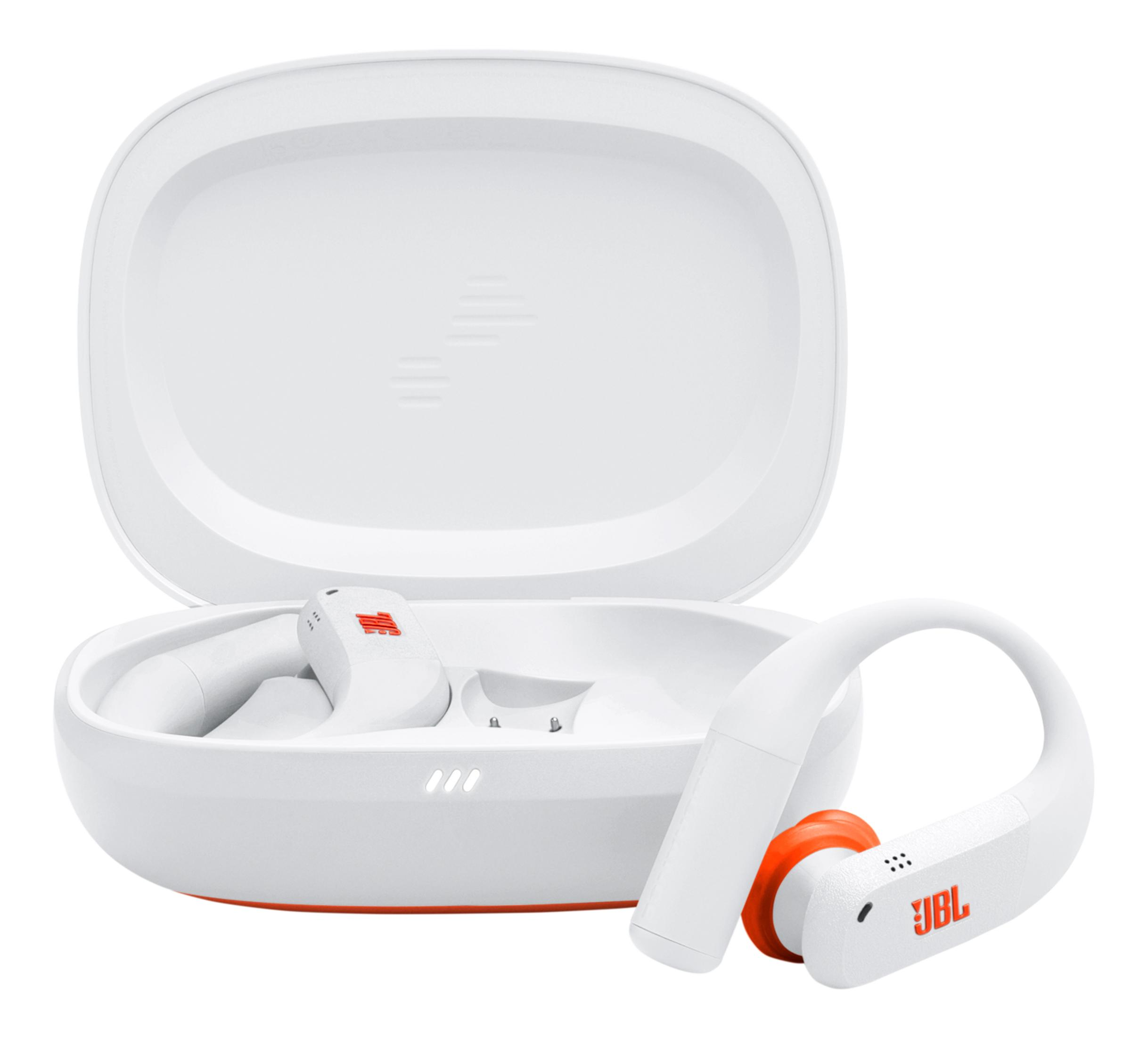 Białe słuchawki JBL z pomarańczowymi akcentami w otwartym etui ładującym.