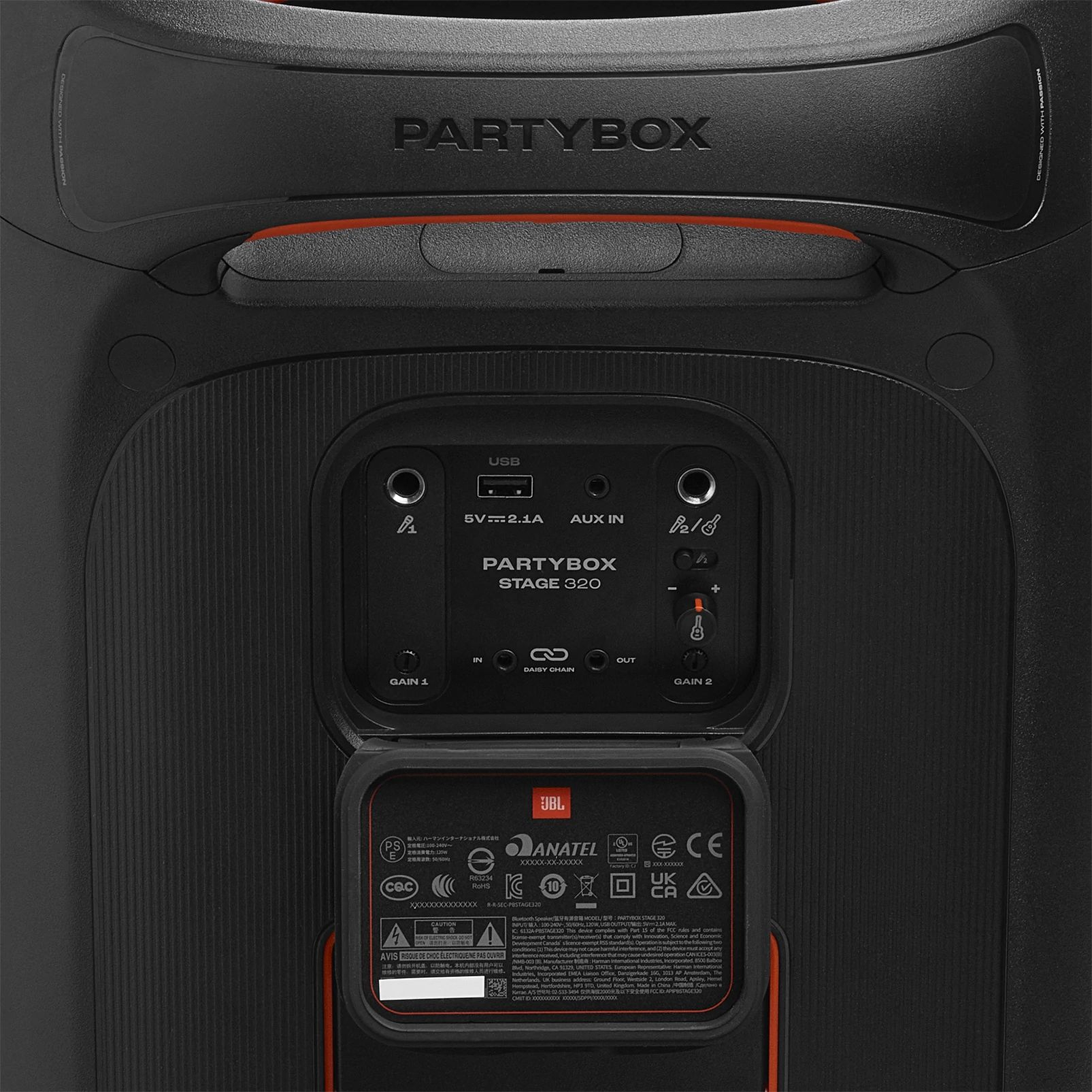 Rückseite eines schwarzen JBL Partybox Stage 320 Lautsprechers mit Anschlüssen.