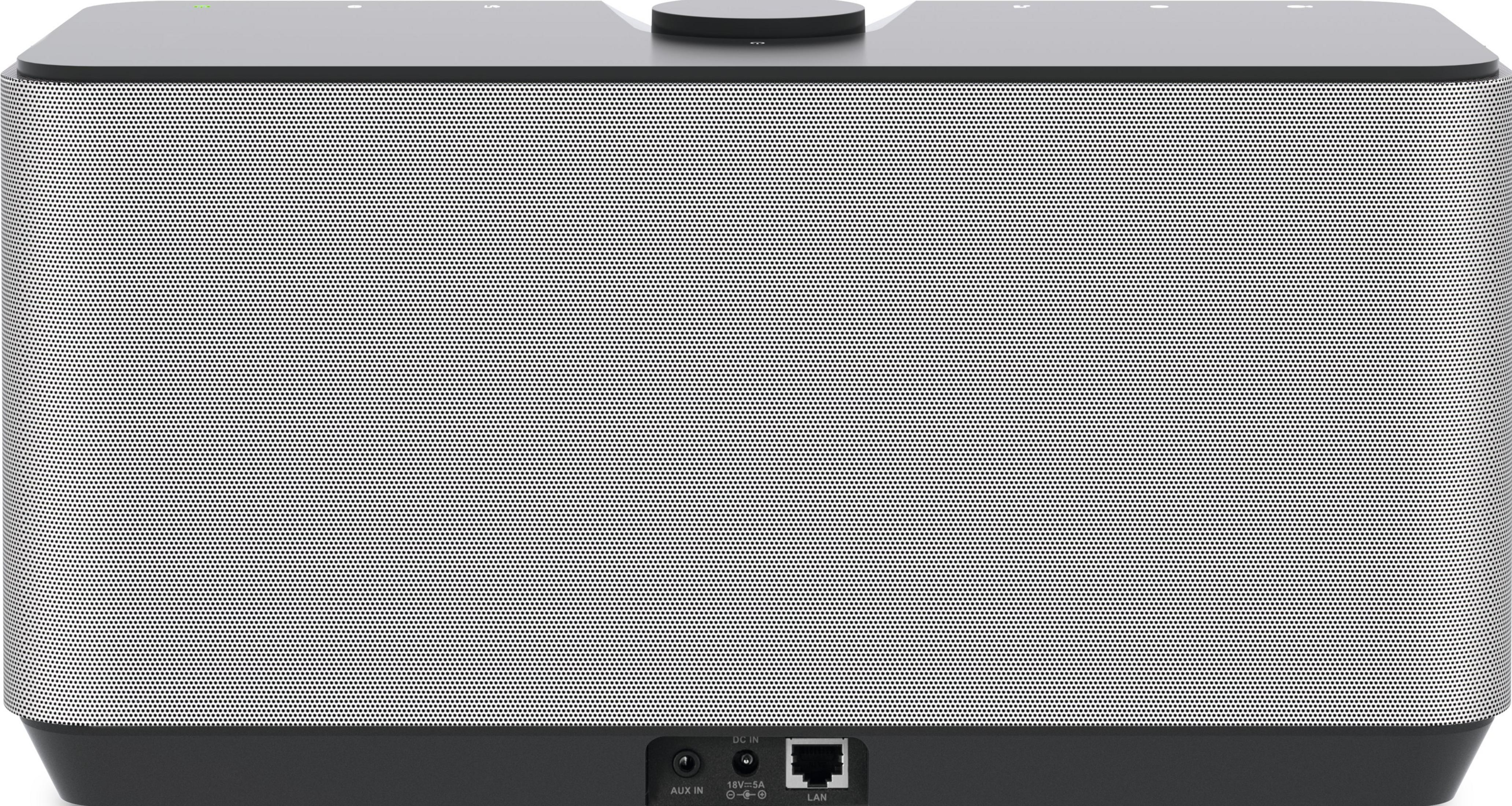 Czarny głośnik z perforowanym przodem i portami z tyłu.