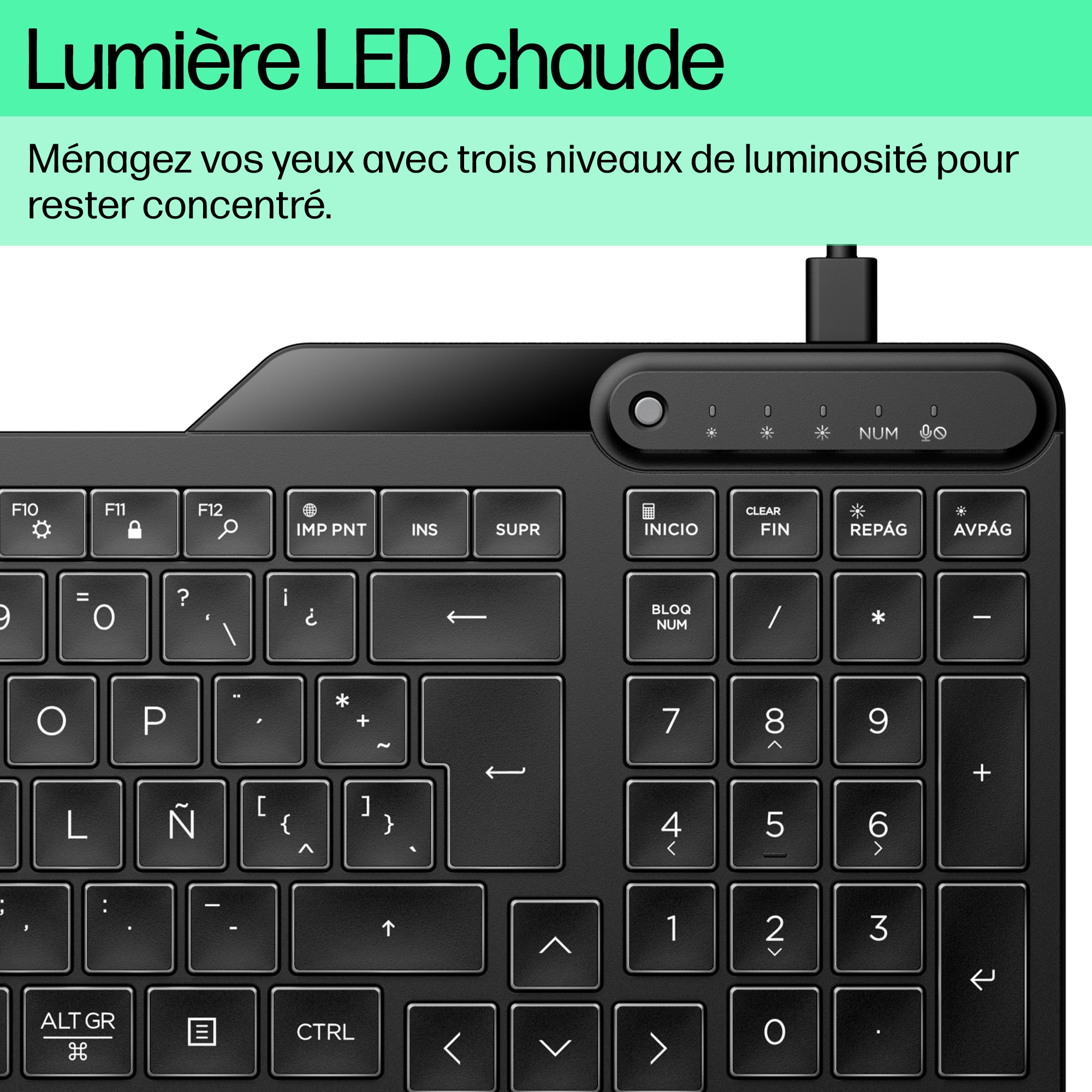 Czarna klawiatura z blokiem numerycznym i podświetleniem.