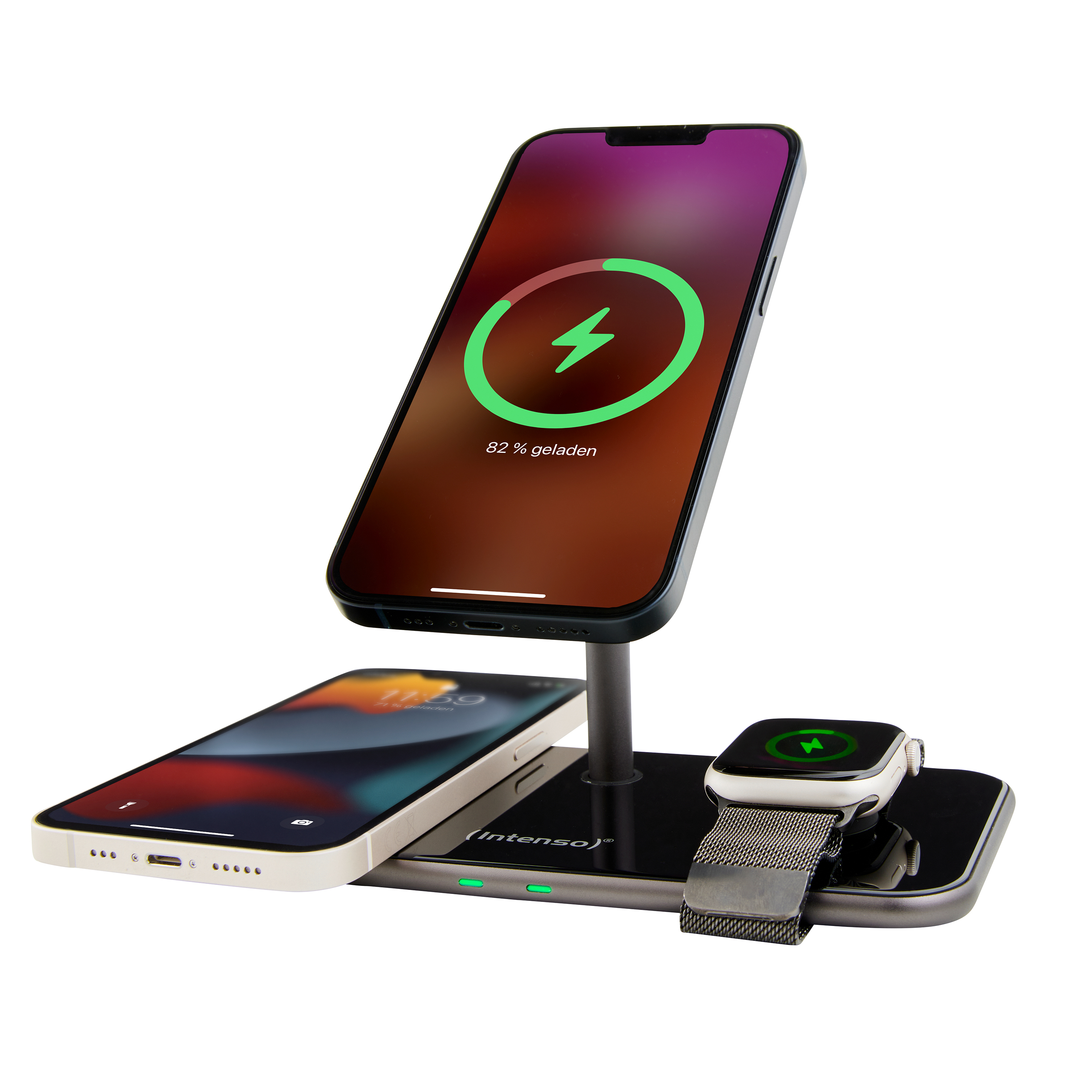 Un soporte de carga con dos iPhones y un Apple Watch, todos cargando.