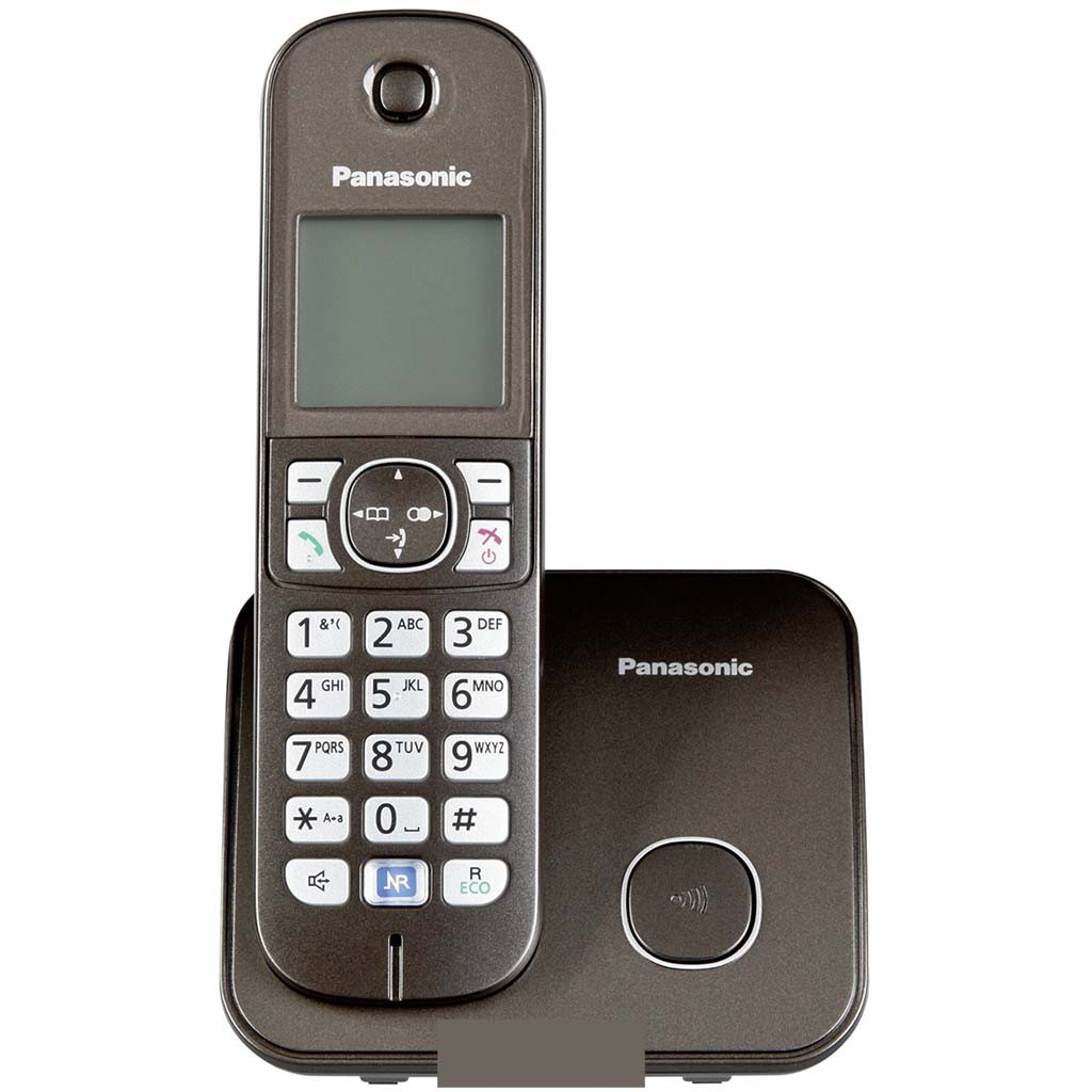 Un téléphone sans fil Panasonic gris foncé repose sur sa base.
