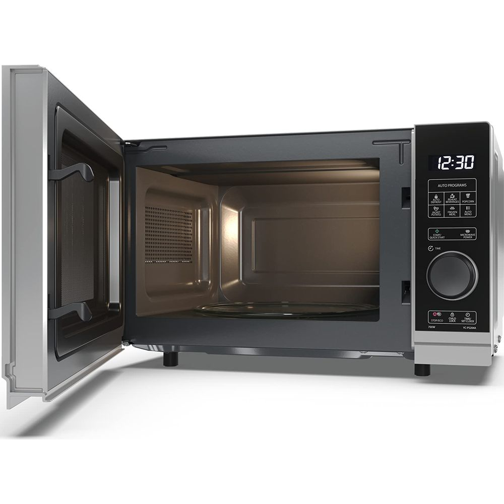 Otwarta srebrna kuchenka mikrofalowa z cyfrowym wyświetlaczem. Wnętrze oświetlone.