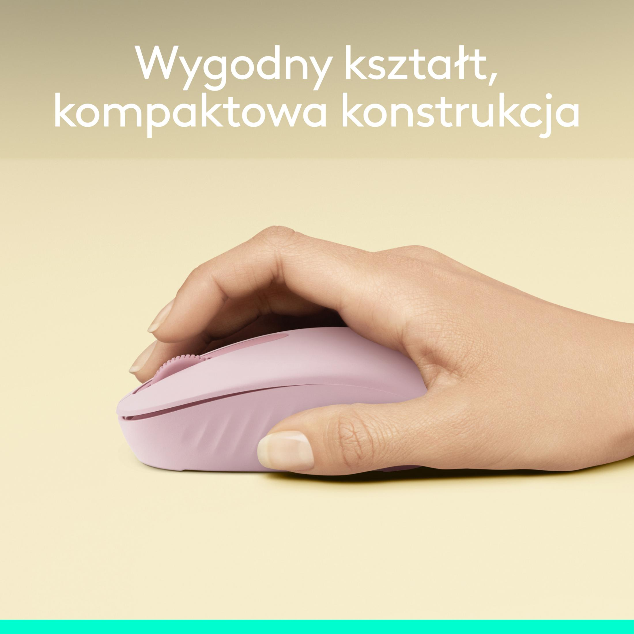Een hand met een roze computermuis op een lichtbeige achtergrond.