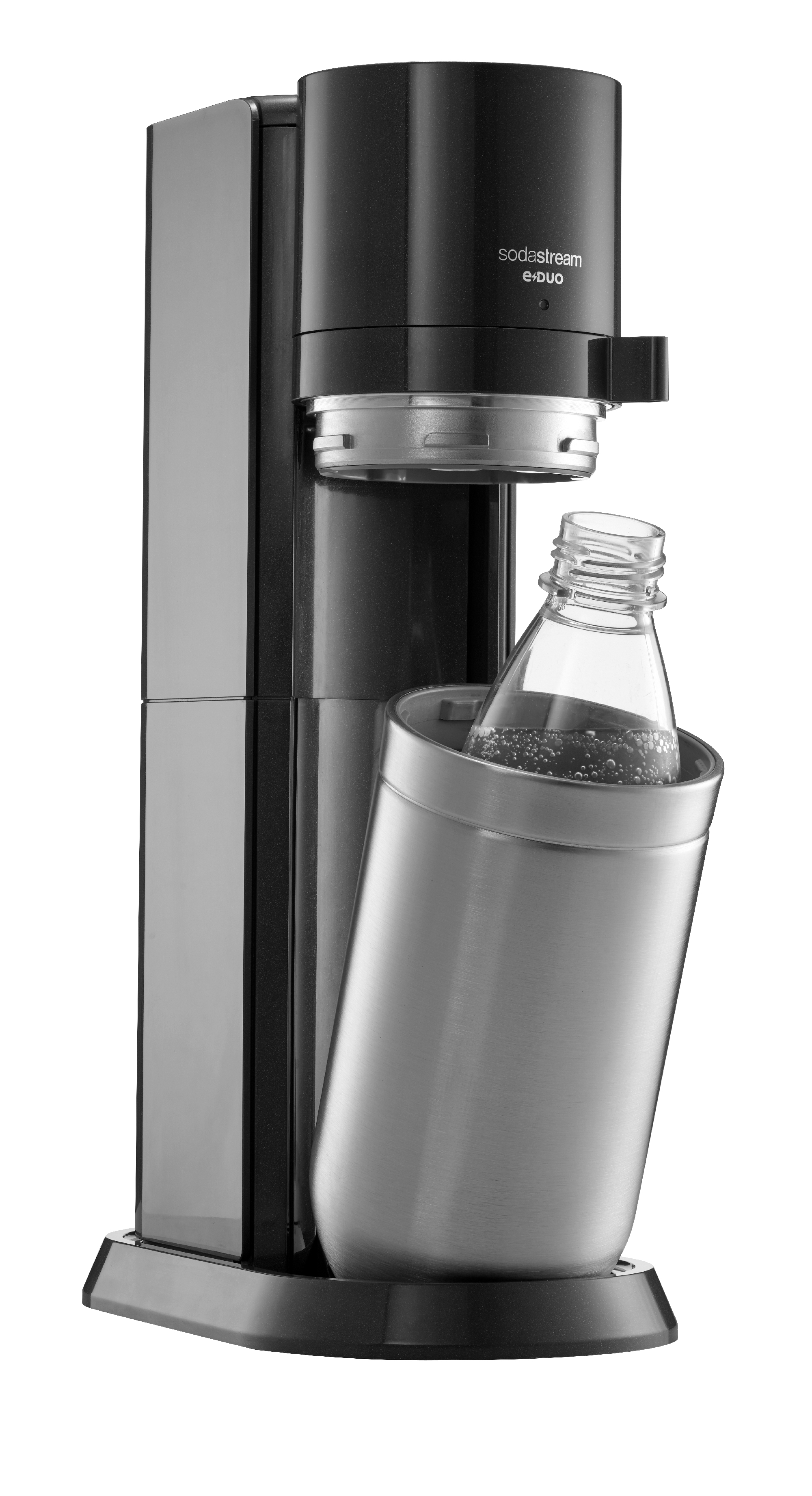 Ein SodaStream Duo Wassersprudler mit einer halb gefüllten Flasche.