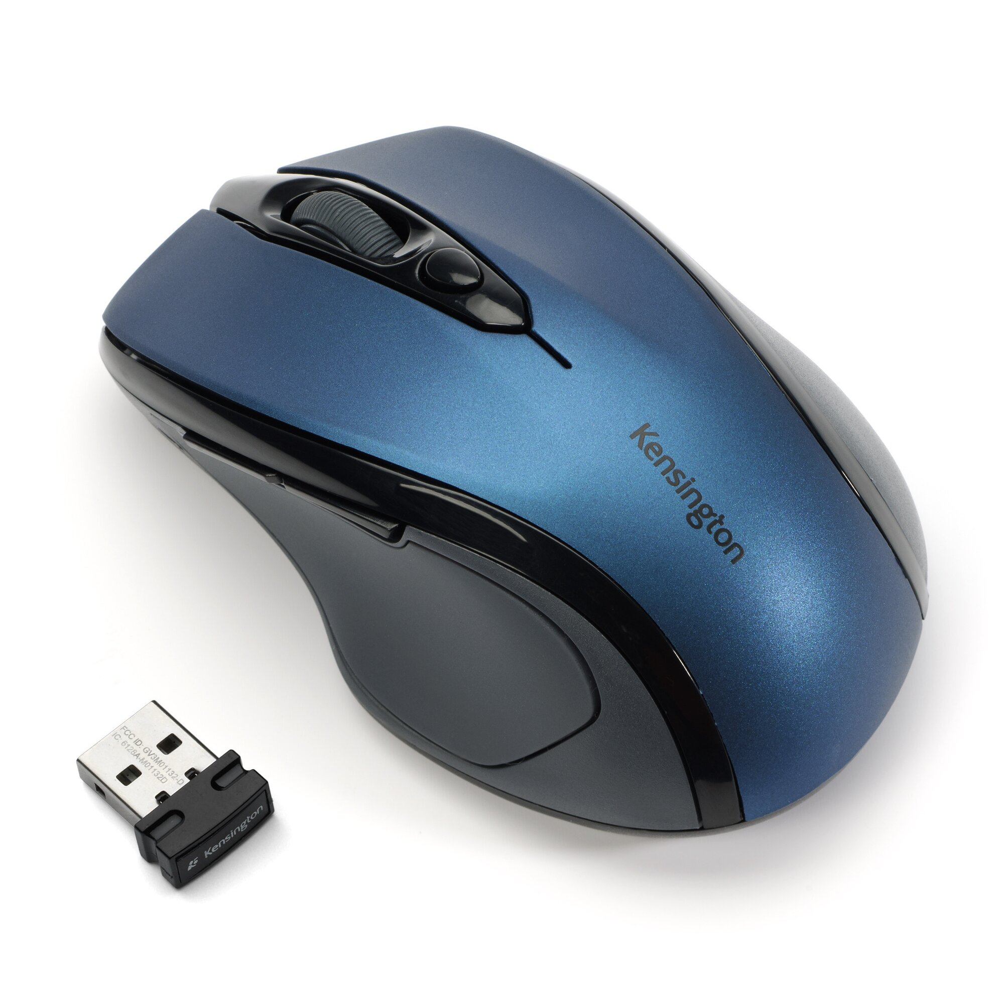Un mouse Kensington blu con ricevitore USB su sfondo bianco.