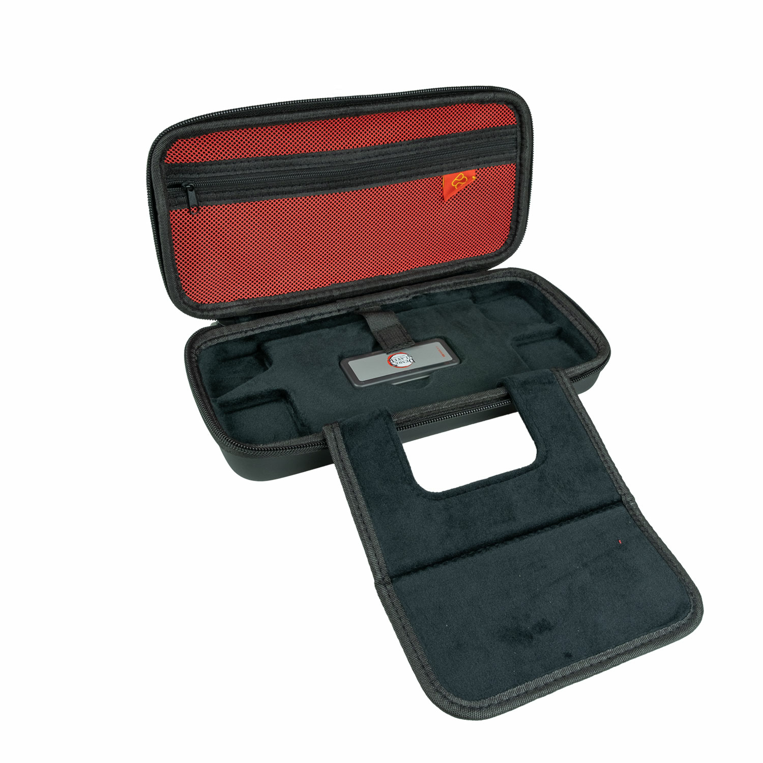 Estuche negro abierto con forro de malla roja y acolchado negro.