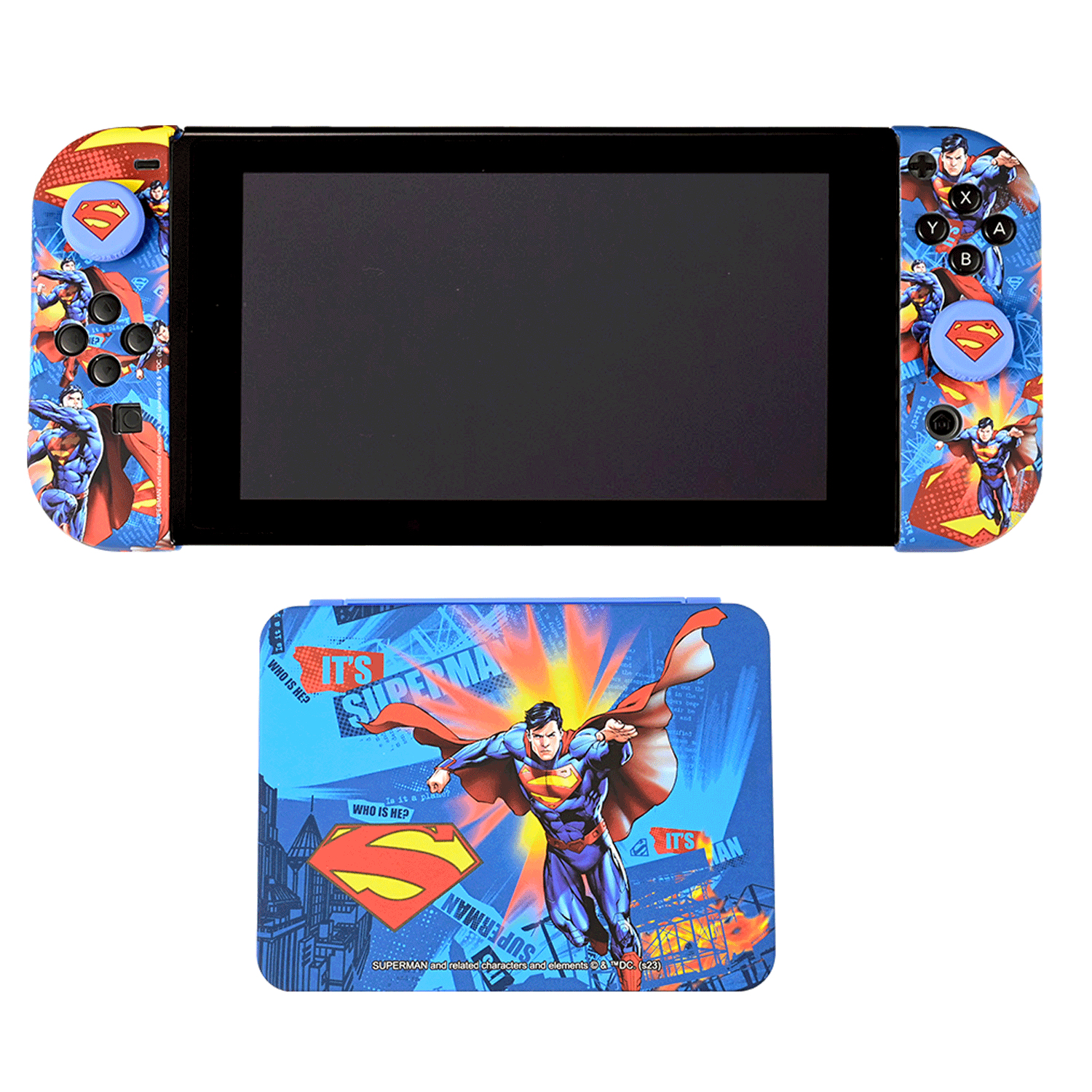 Nintendo Switch con design Superman e custodia abbinata.