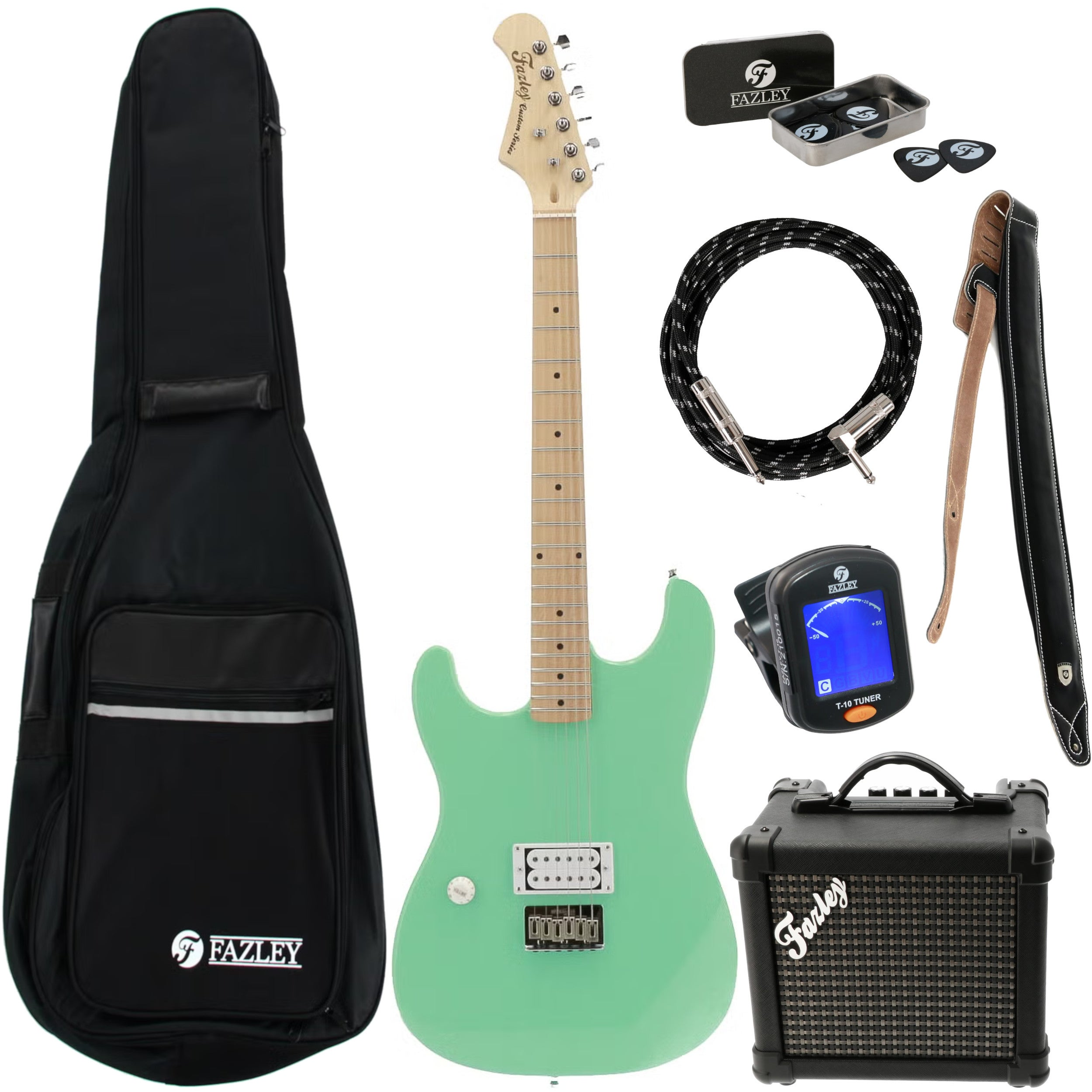 Een mintgroene elektrische gitaar set met tas, versterker, kabel, riem, plectrums en tuner.