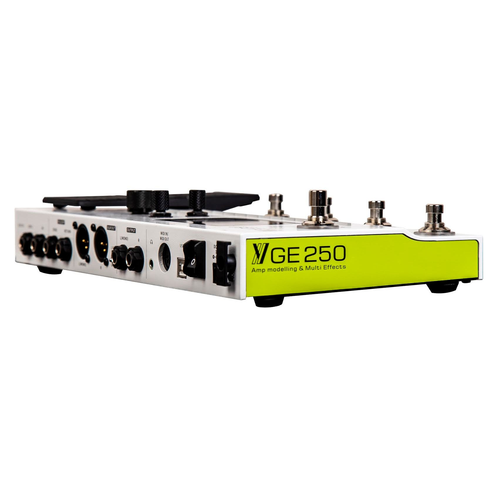 Sarı vurgulu beyaz gitar çok efektli pedal, GE 250 etiketli. Çok sayıda bağlantı noktası var.