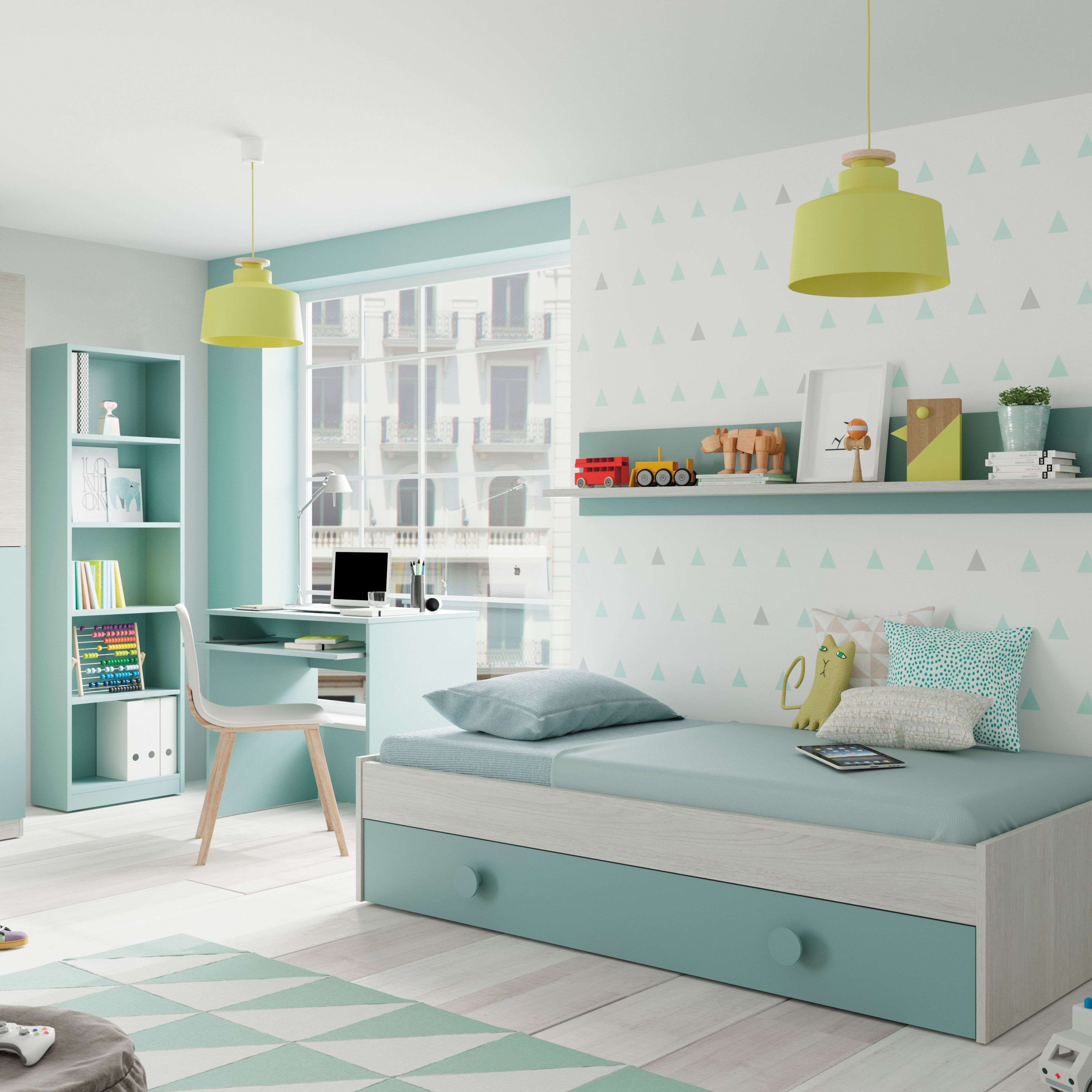 Habitación infantil con cama, escritorio, estante y juguetes.