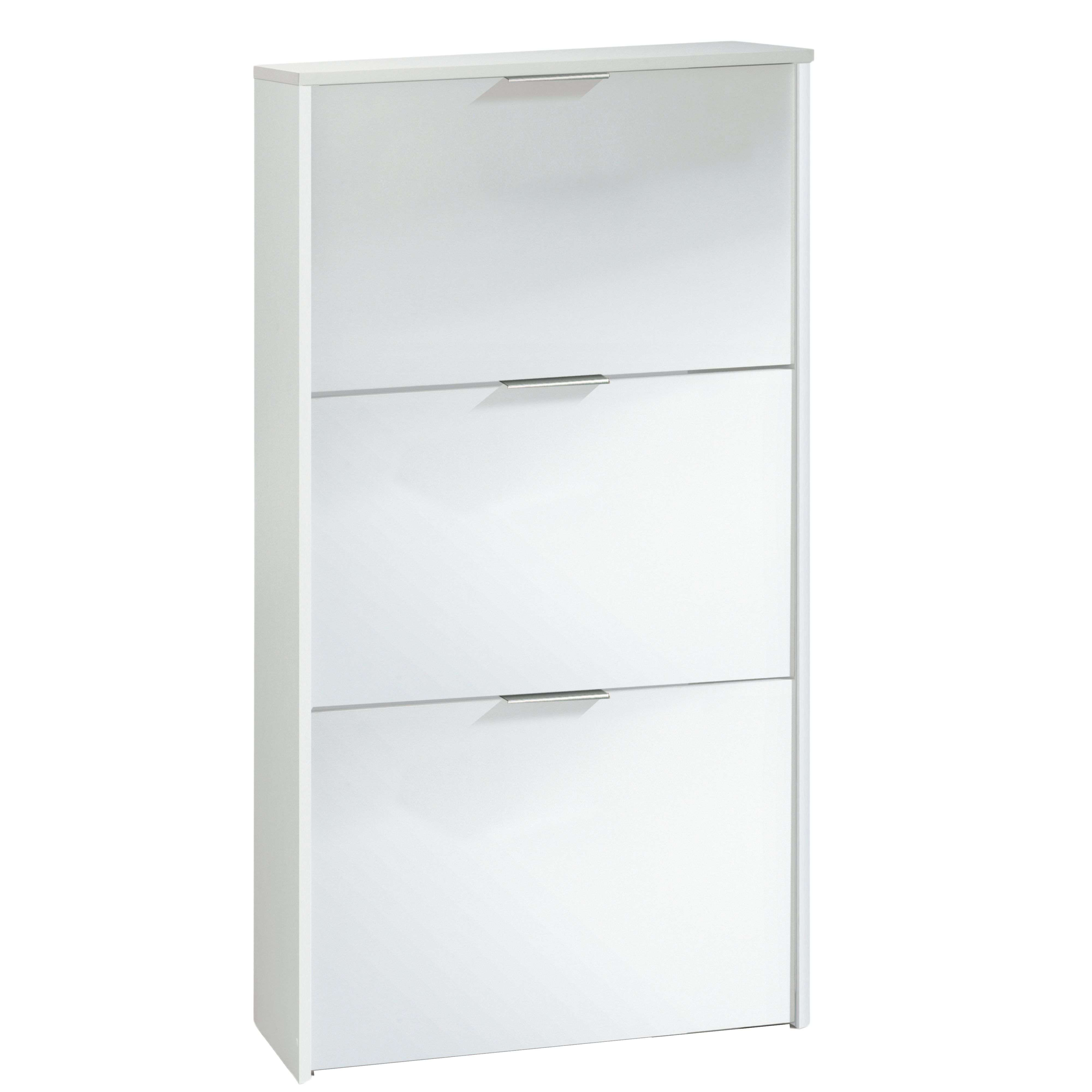 Un zapatero blanco con tres puertas abatibles y tiradores plateados.