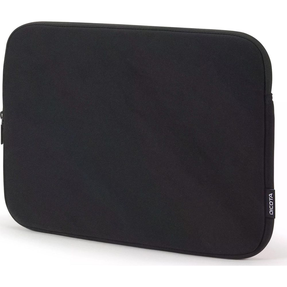 Zwarte laptoptas met DICOTA-label, schuin op witte achtergrond.