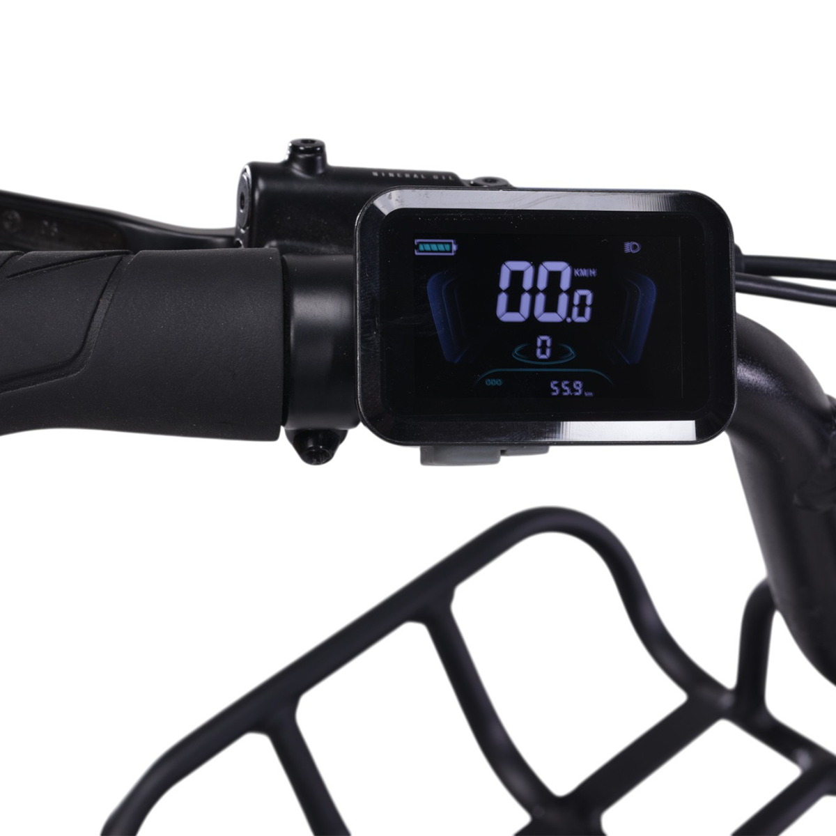 Cyfrowy wyświetlacz na kierownicy roweru pokazuje prędkość 0 i poziom baterii.