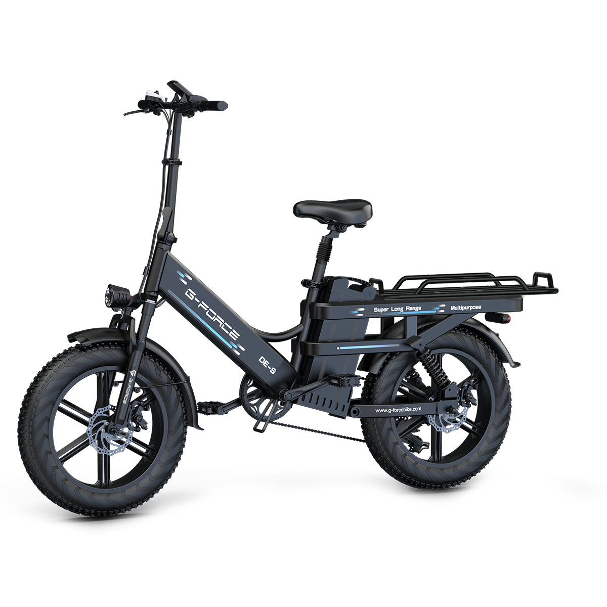 Czarny rower elektryczny z szerokimi oponami, bagażnikiem i hamulcami tarczowymi.