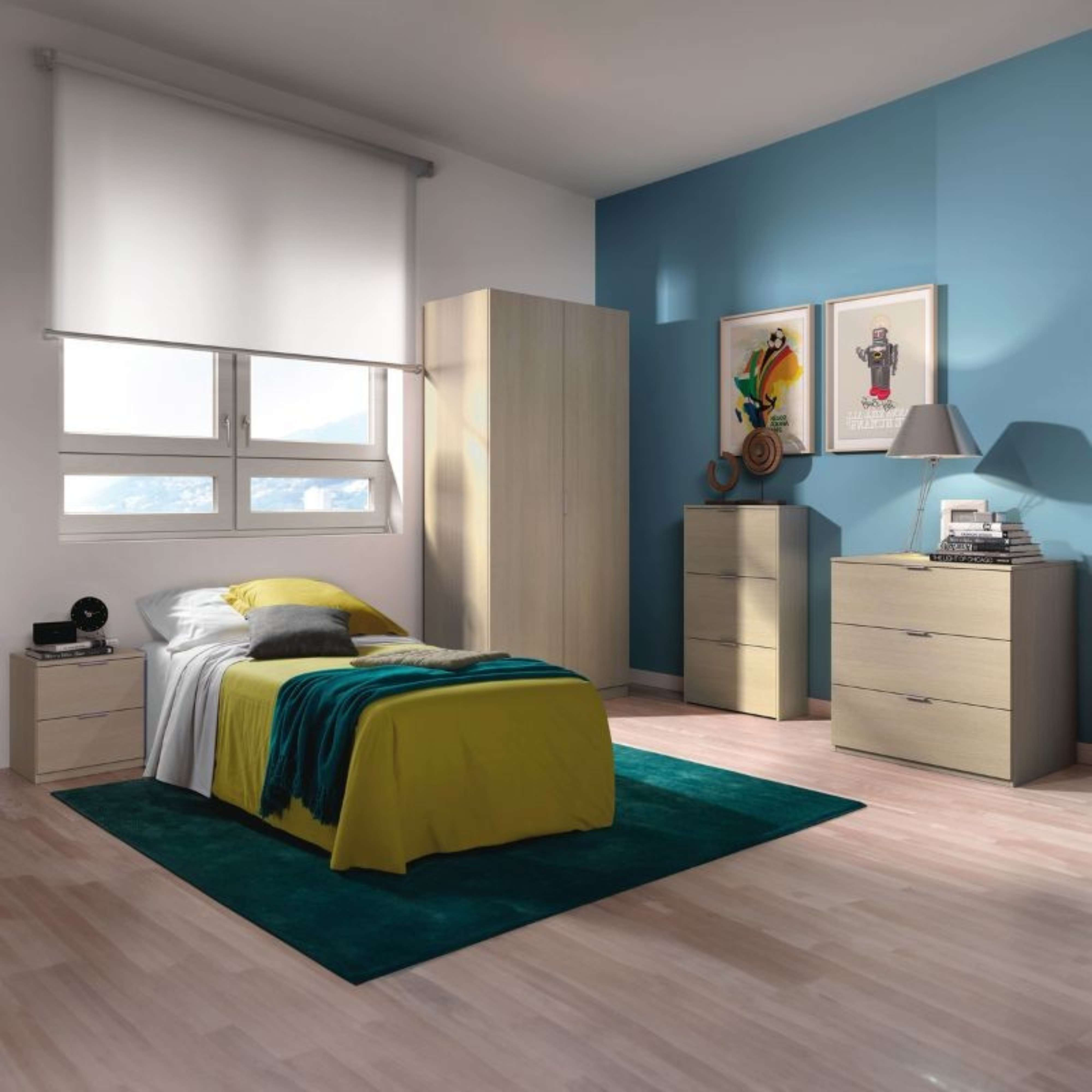 Dormitorio moderno con pared de acento azul, cama, armario y cómodas.