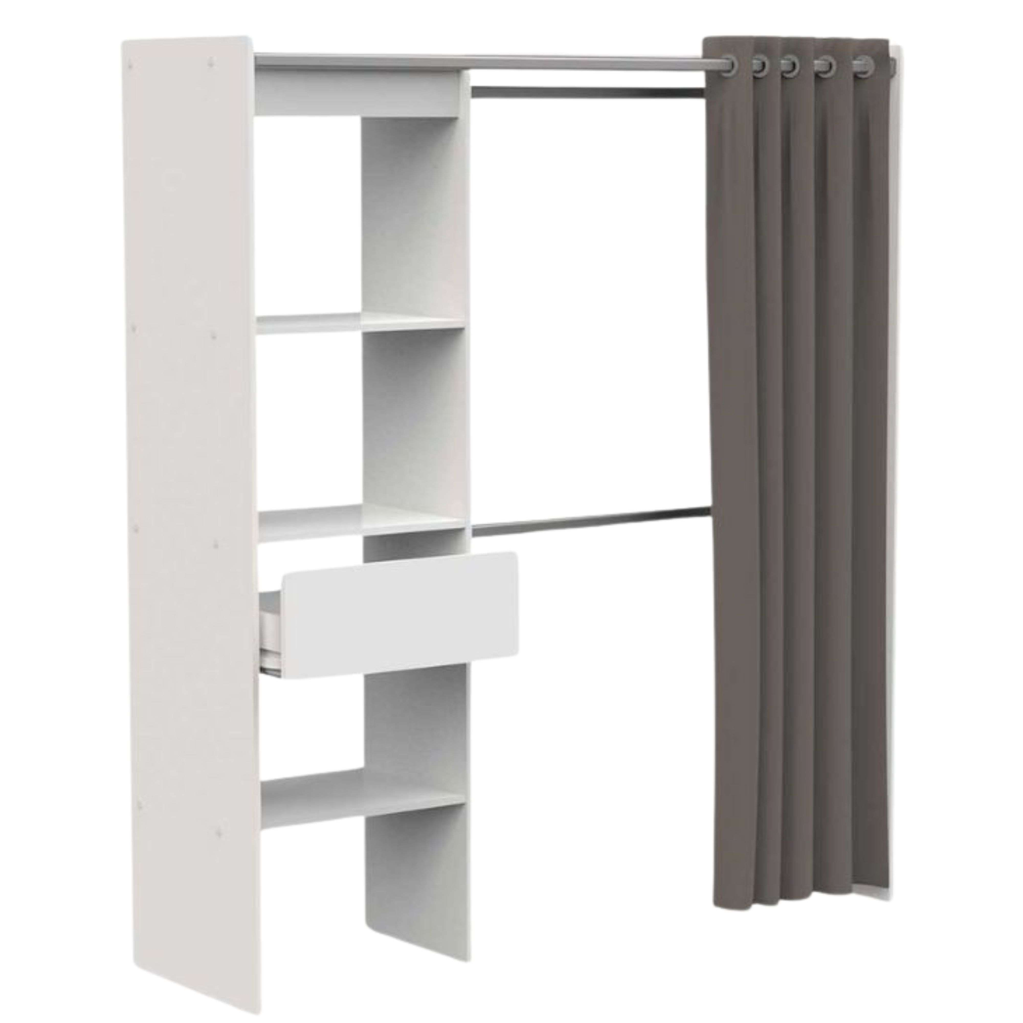 Estantería blanca con cajón y barra de ropa con cortina gris.