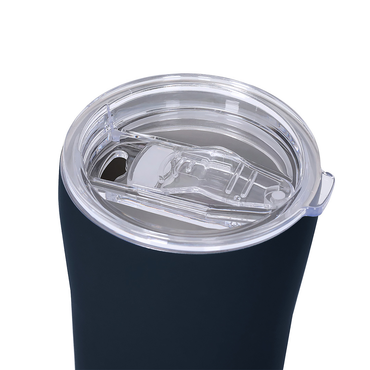 Dunkelblauer Becher mit durchsichtigem Deckel und Trinköffnung.