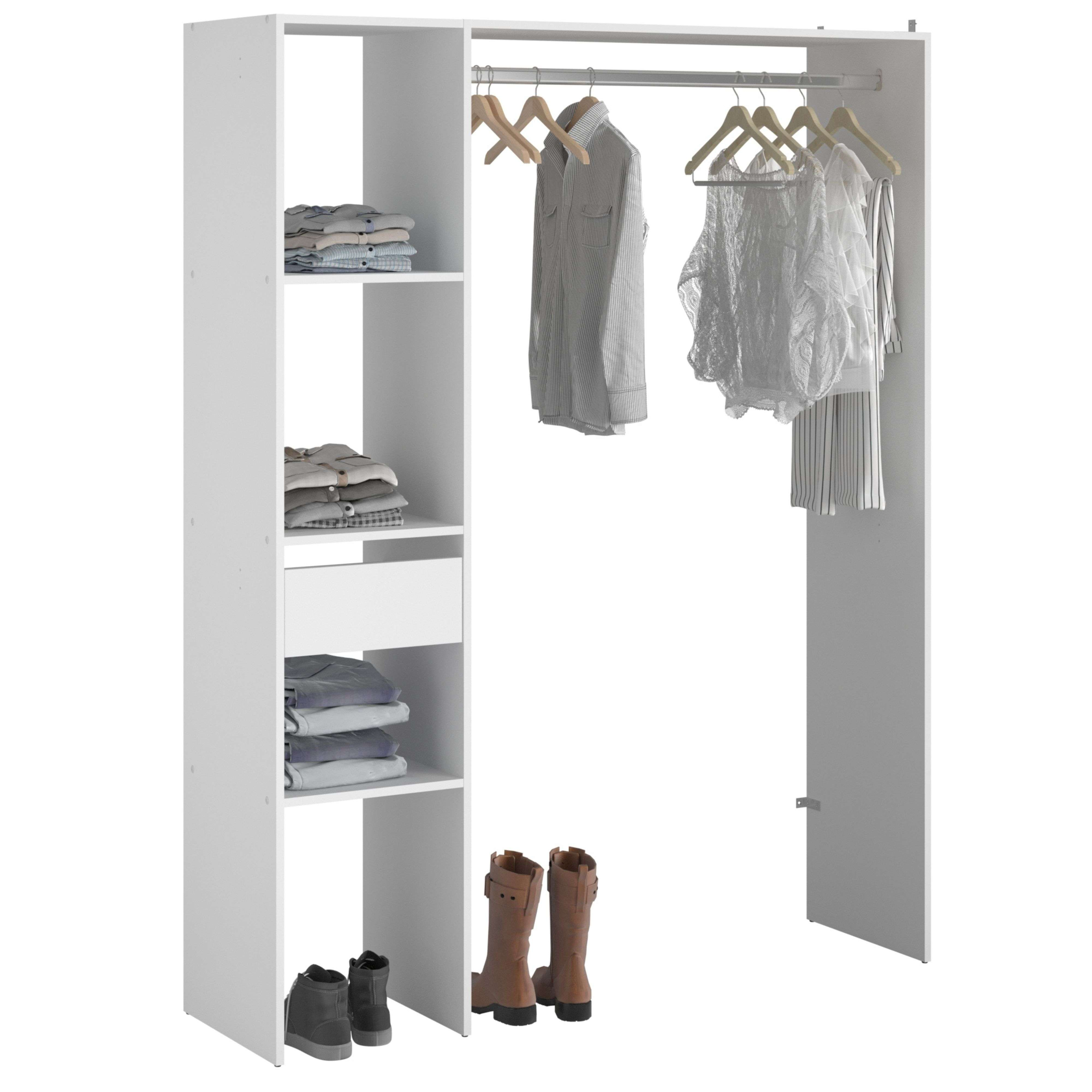 Un armario blanco con barra para colgar, ropa y zapatos.