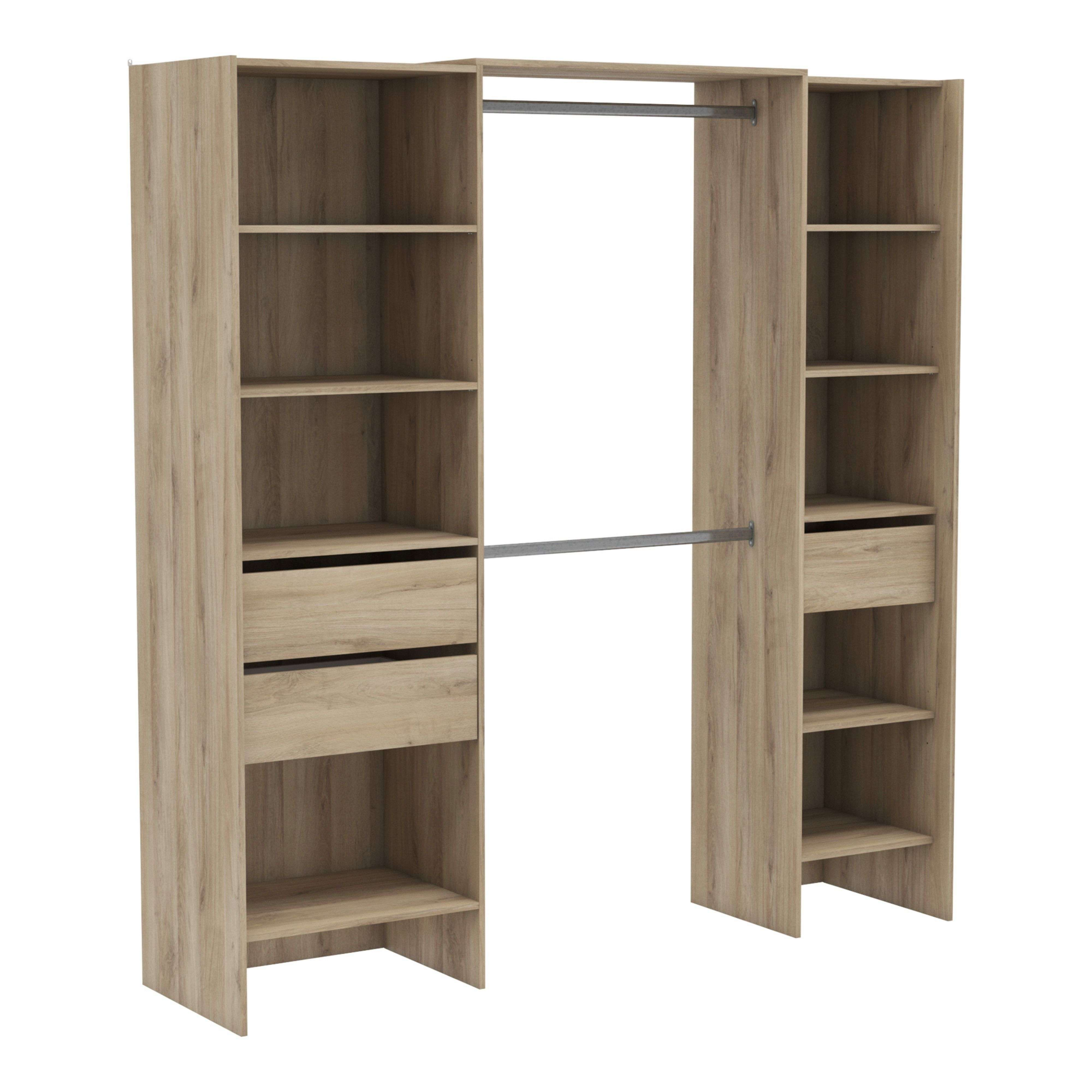 Un sistema de armario de madera marrón claro con dos barras para colgar y estantes.