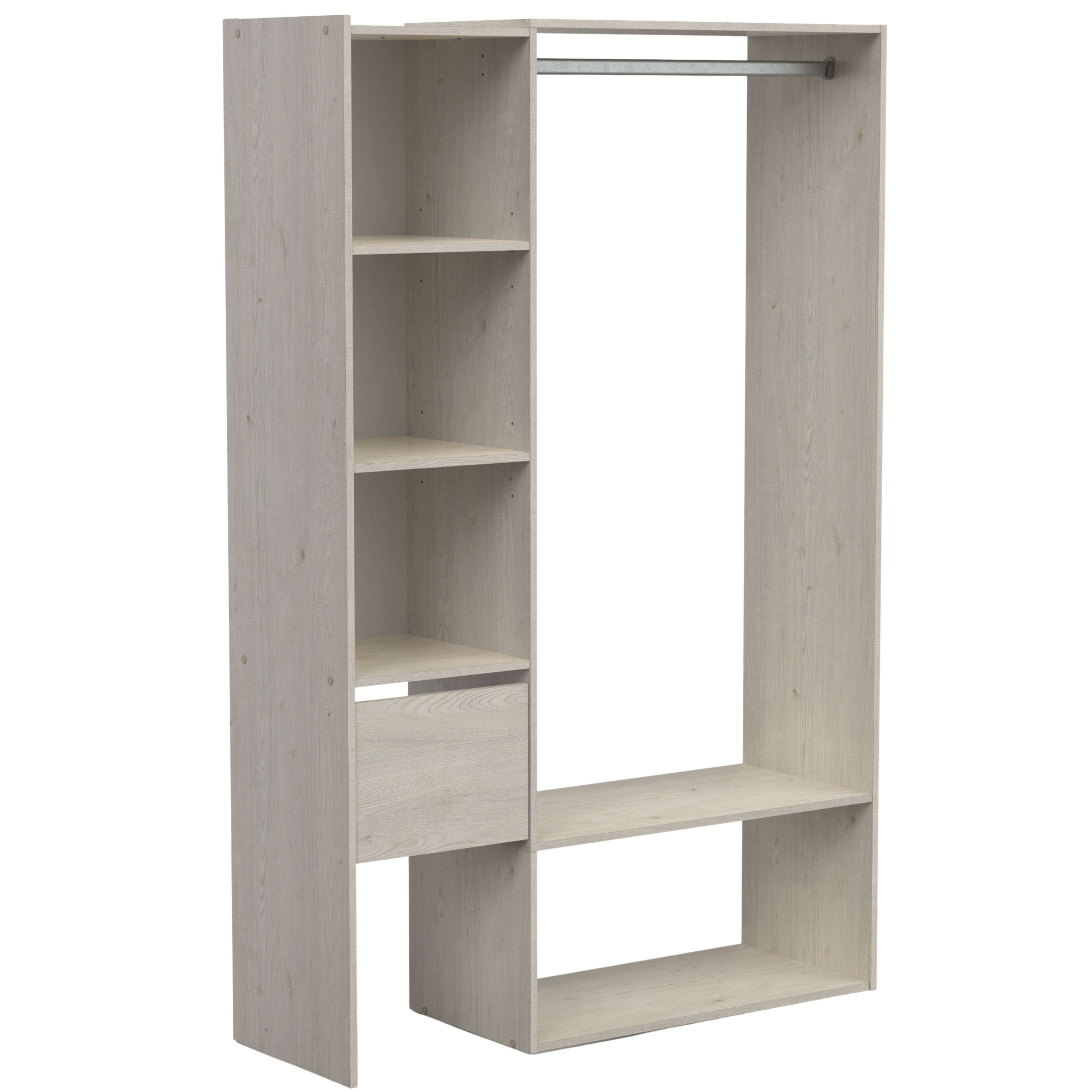 Un armario de madera clara con estantes y barra para colgar.
