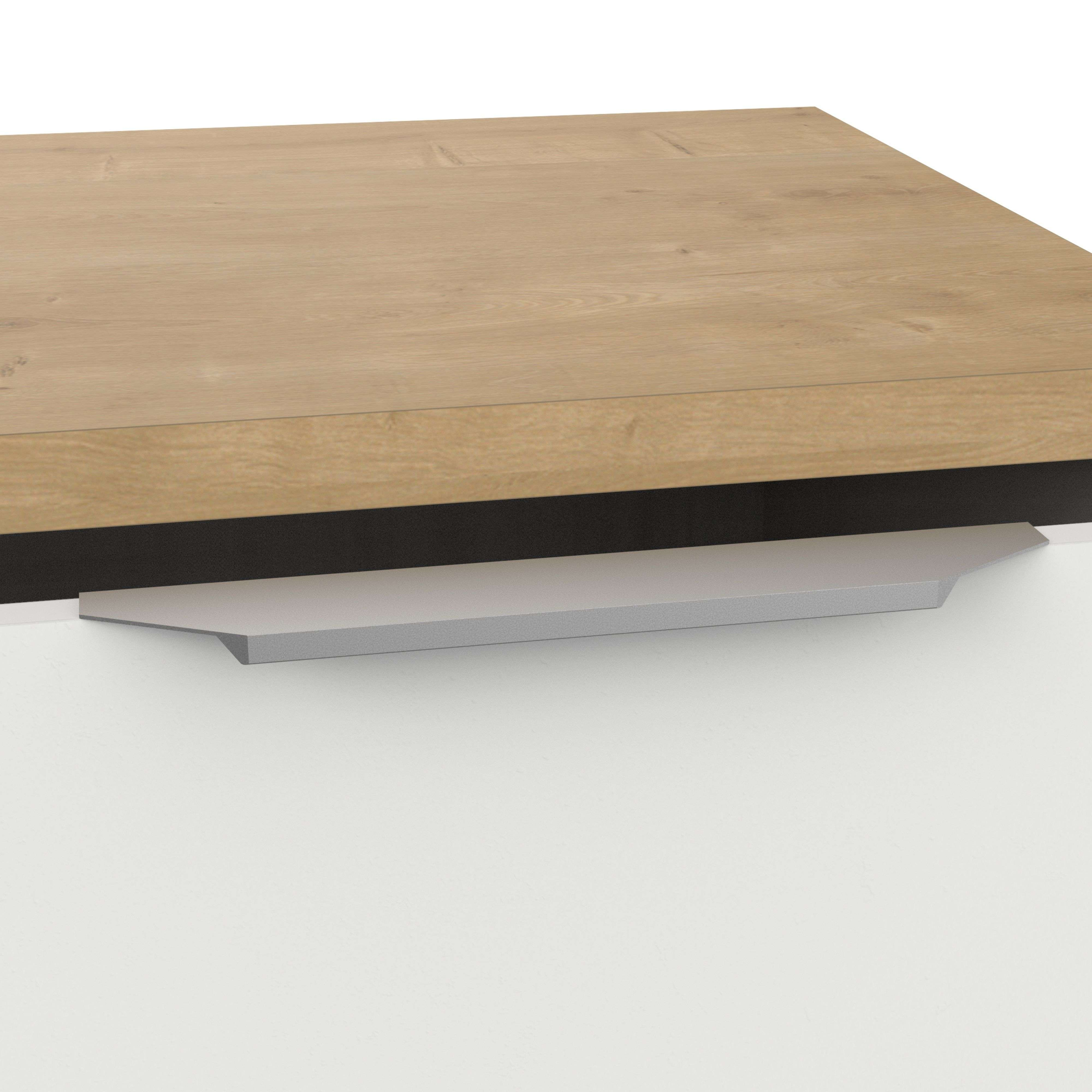 Una base de mueble moderna con acabado en madera y tirador plateado.