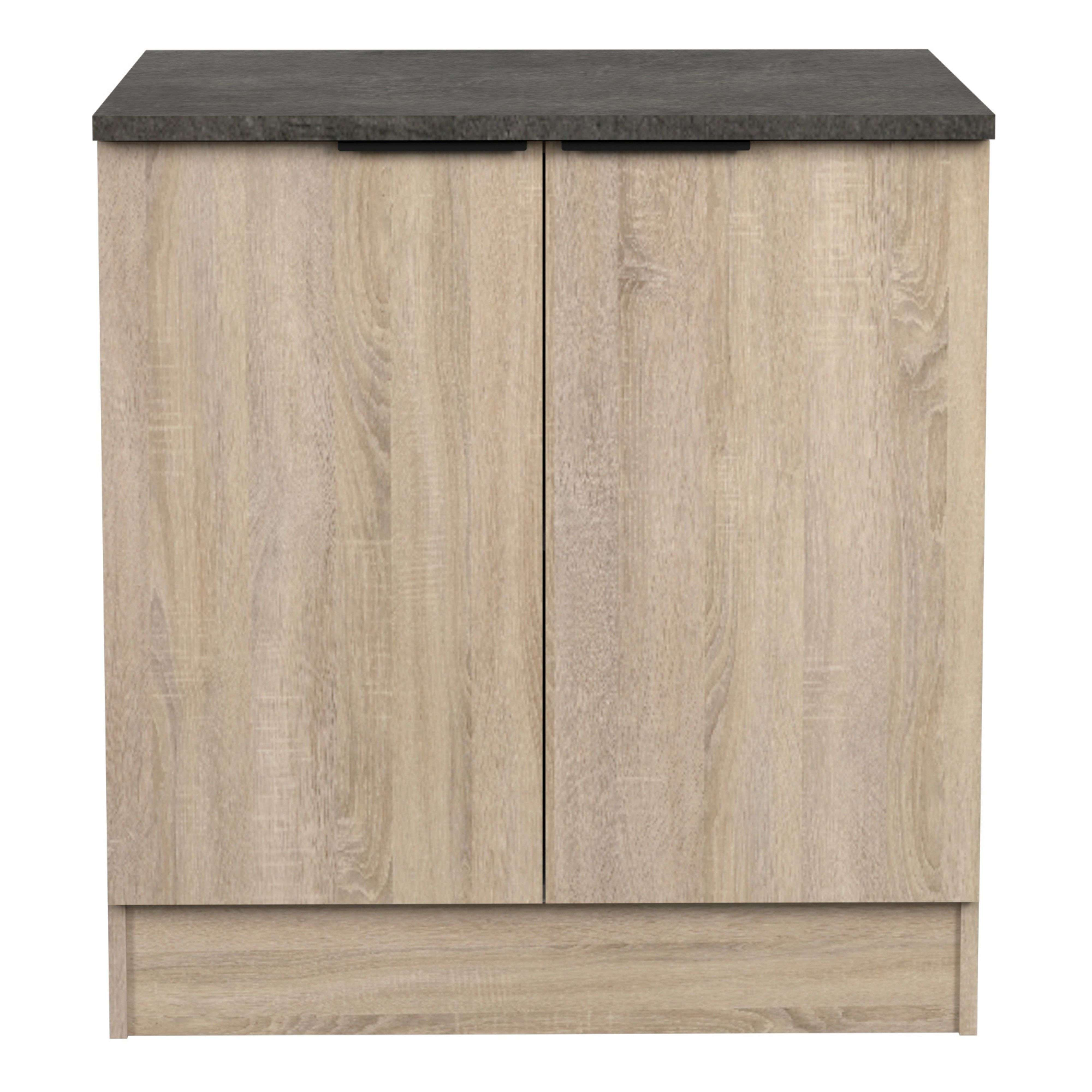 Un mueble de madera con dos puertas y encimera oscura.