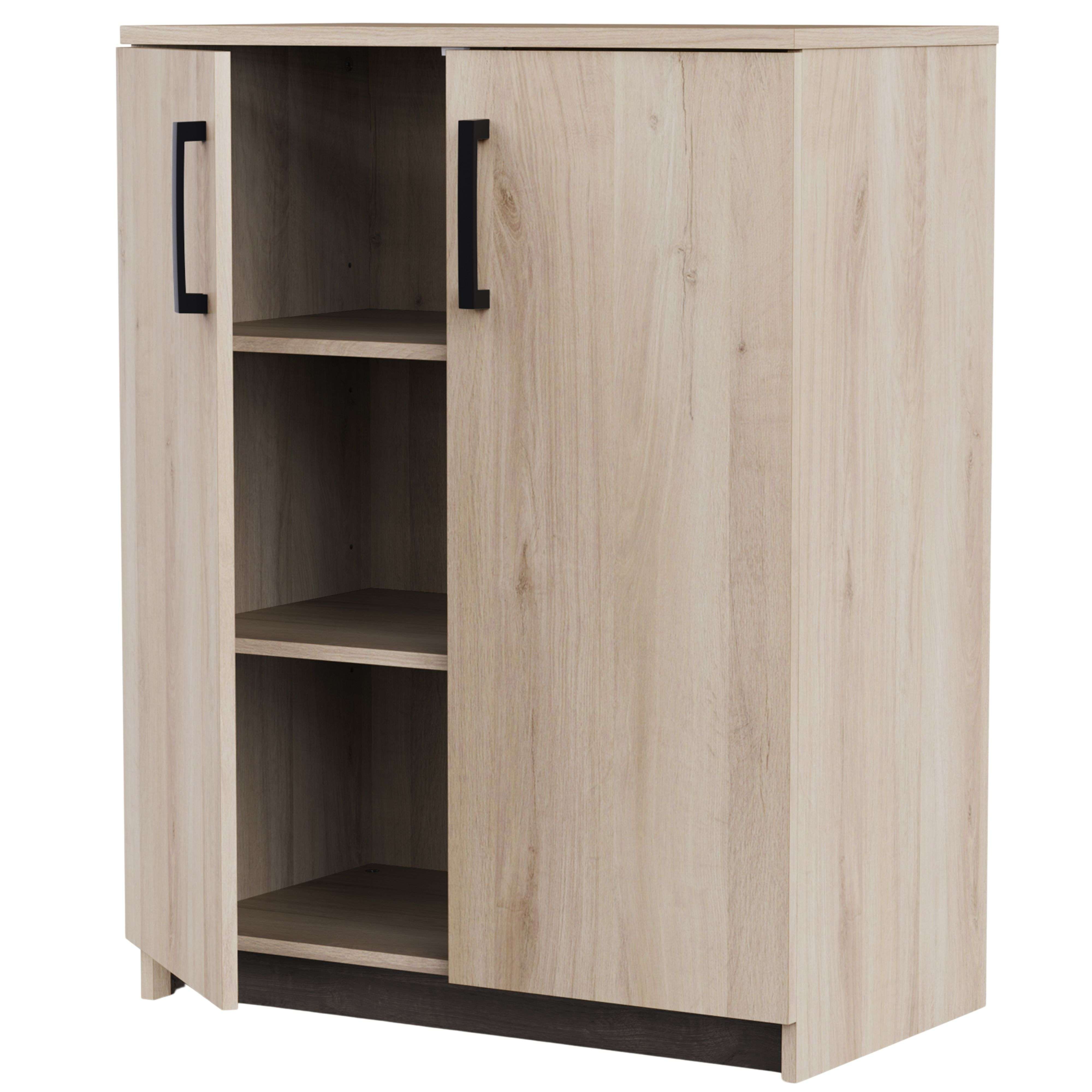 Armario de madera clara con tiradores negros, una puerta abierta, tres estantes.