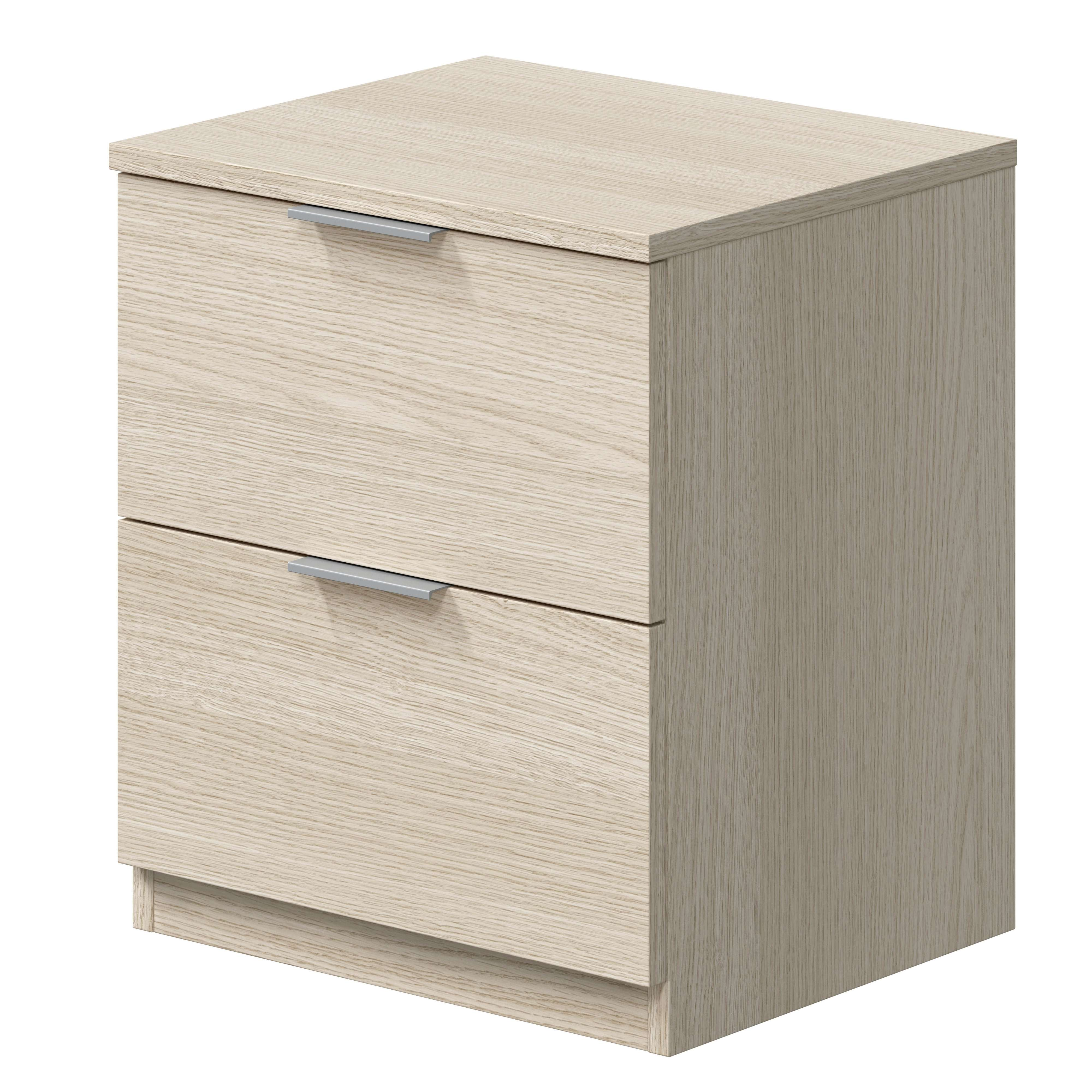 Mesita de noche de madera clara con dos cajones y tiradores plateados.