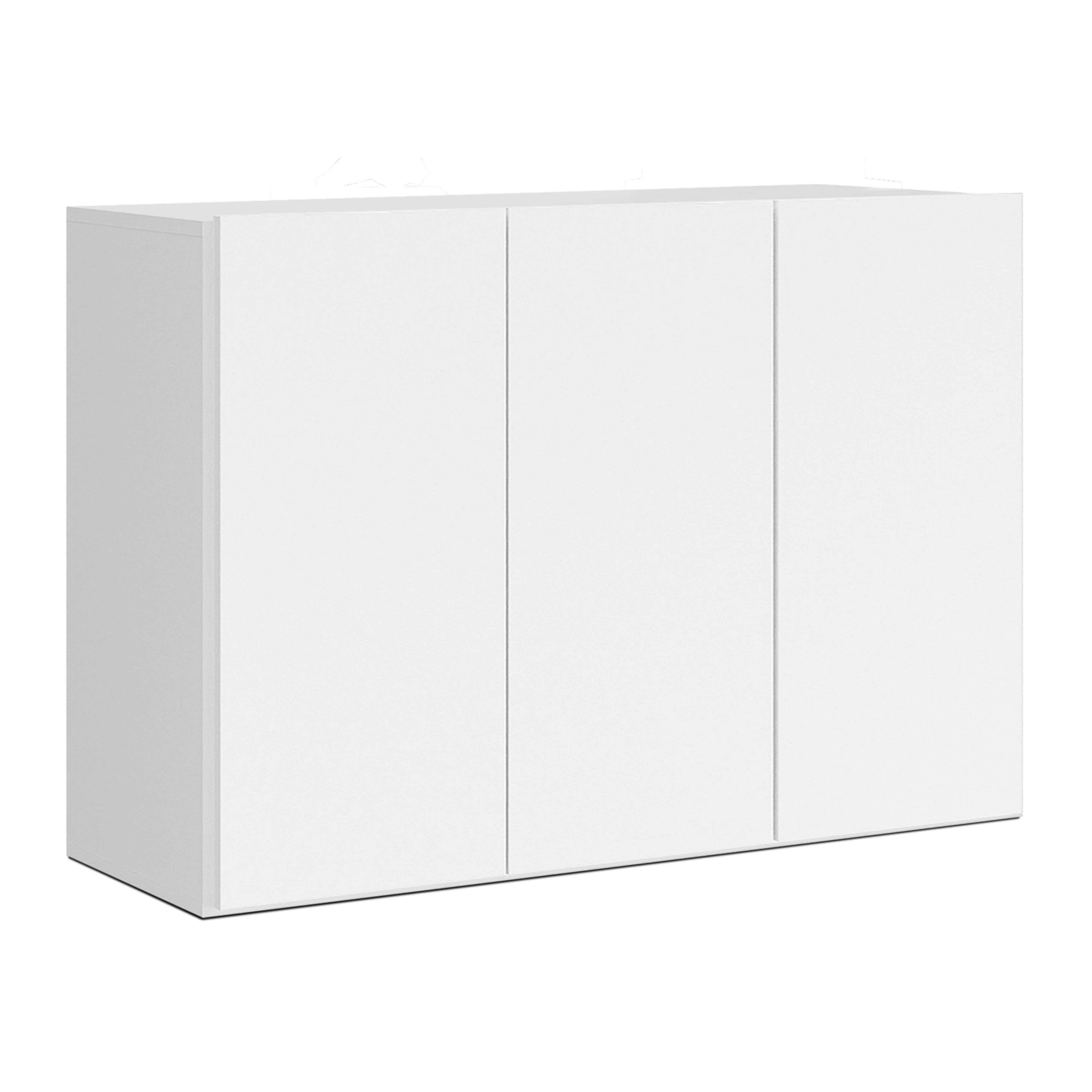 Un armario blanco de tres puertas se muestra sobre fondo blanco.
