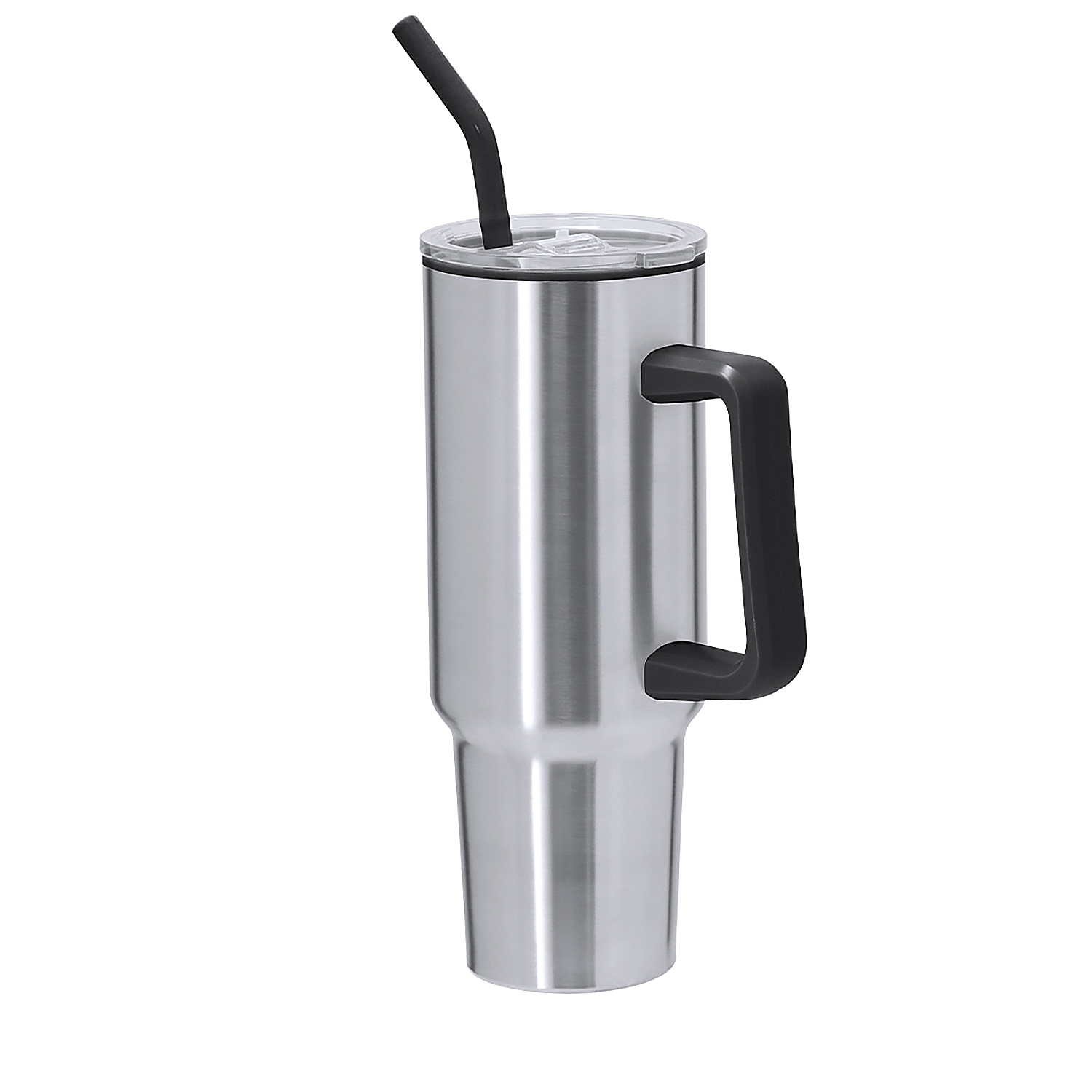 Silberner Becher mit schwarzem Griff und Strohhalm, auf weißem Hintergrund.