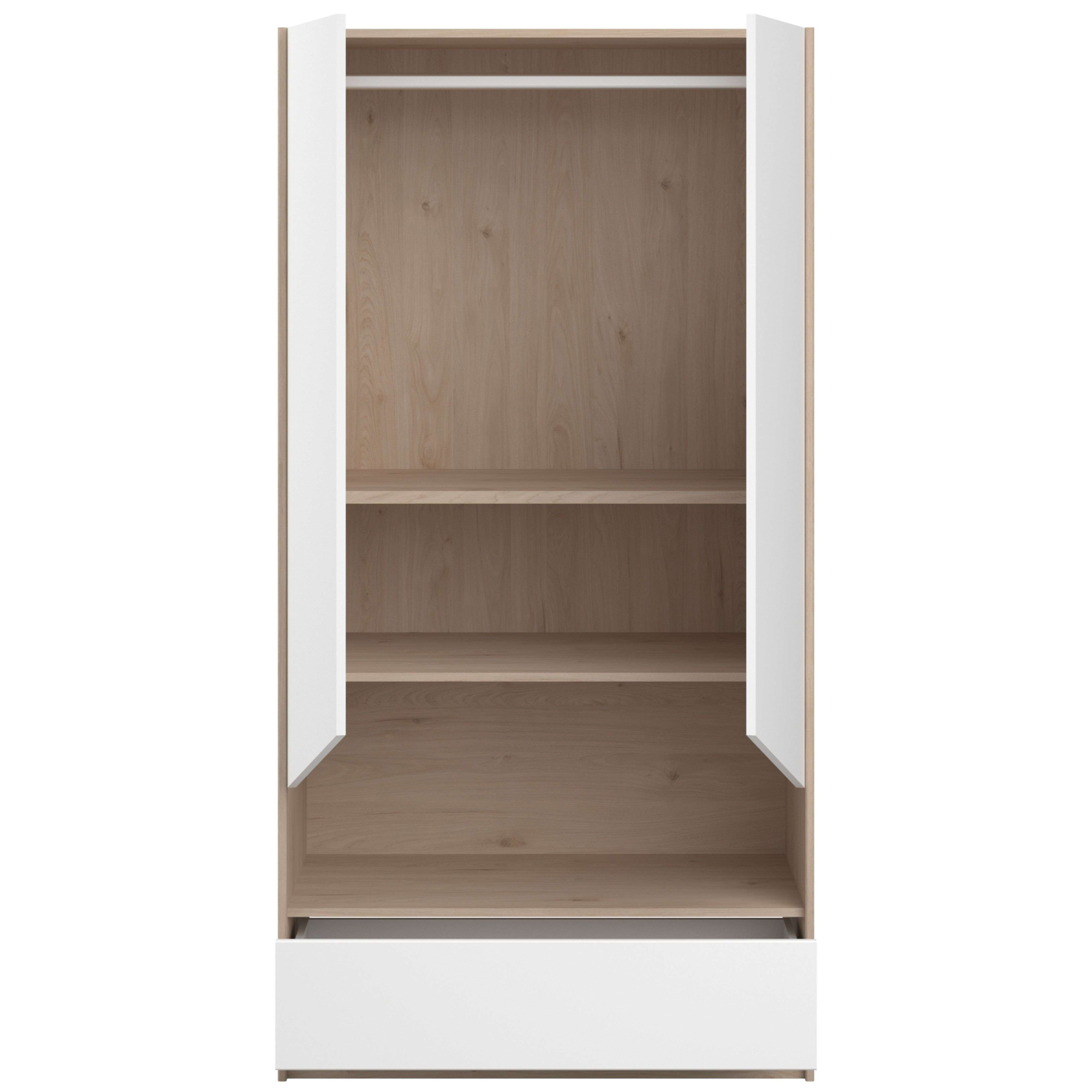 Un armario abierto con detalles de madera y puertas blancas.