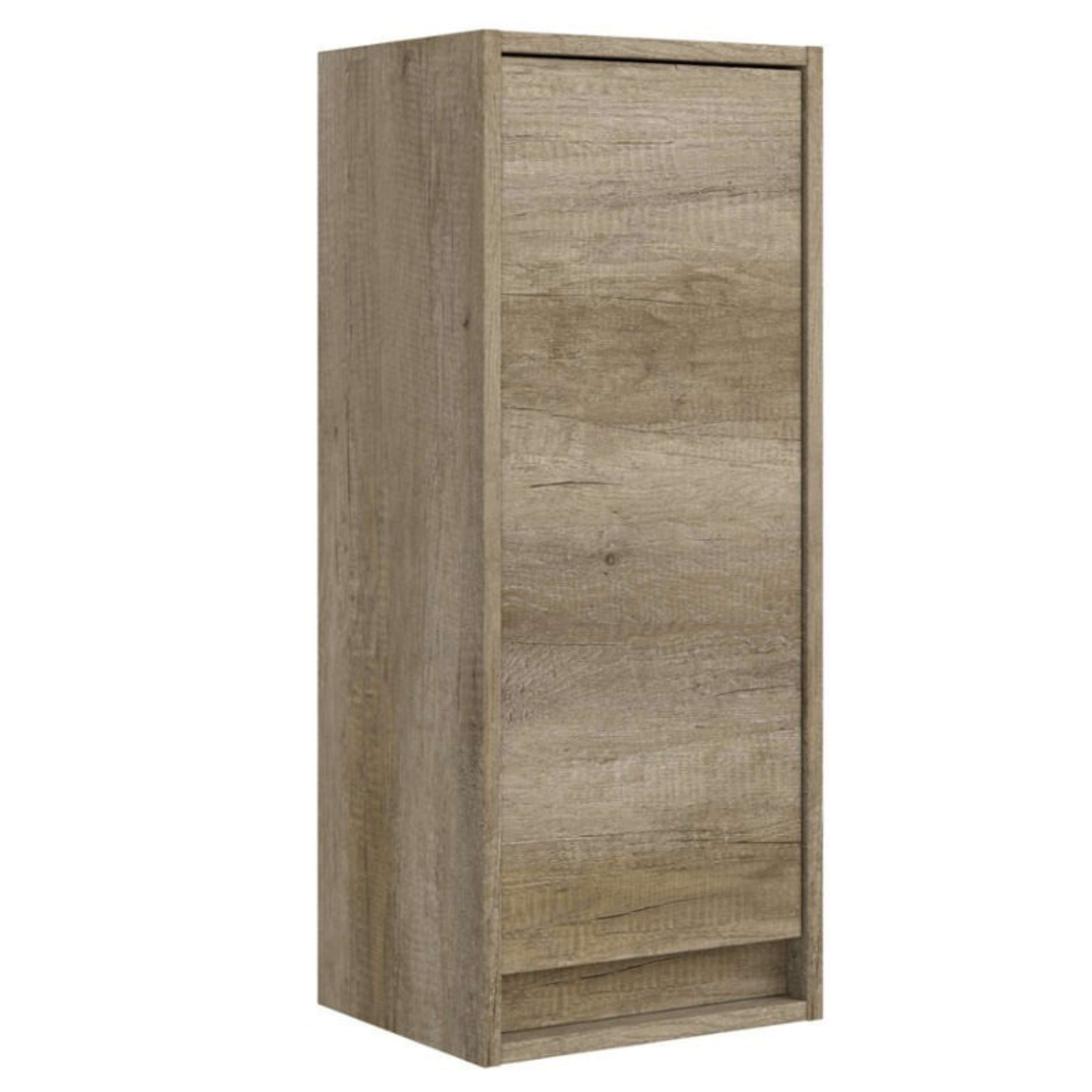 Un armario de madera alto y estrecho con una puerta y veta de madera visible.