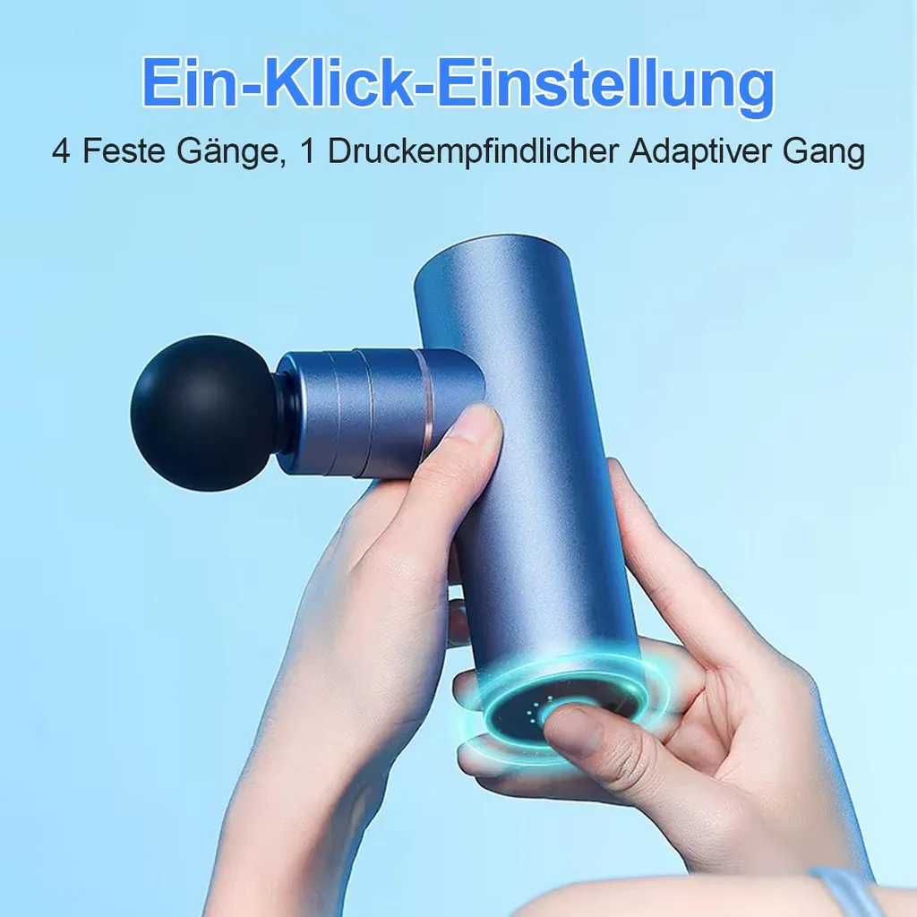 Hände halten eine blaue Massagepistole mit einem schwarzen Aufsatz.