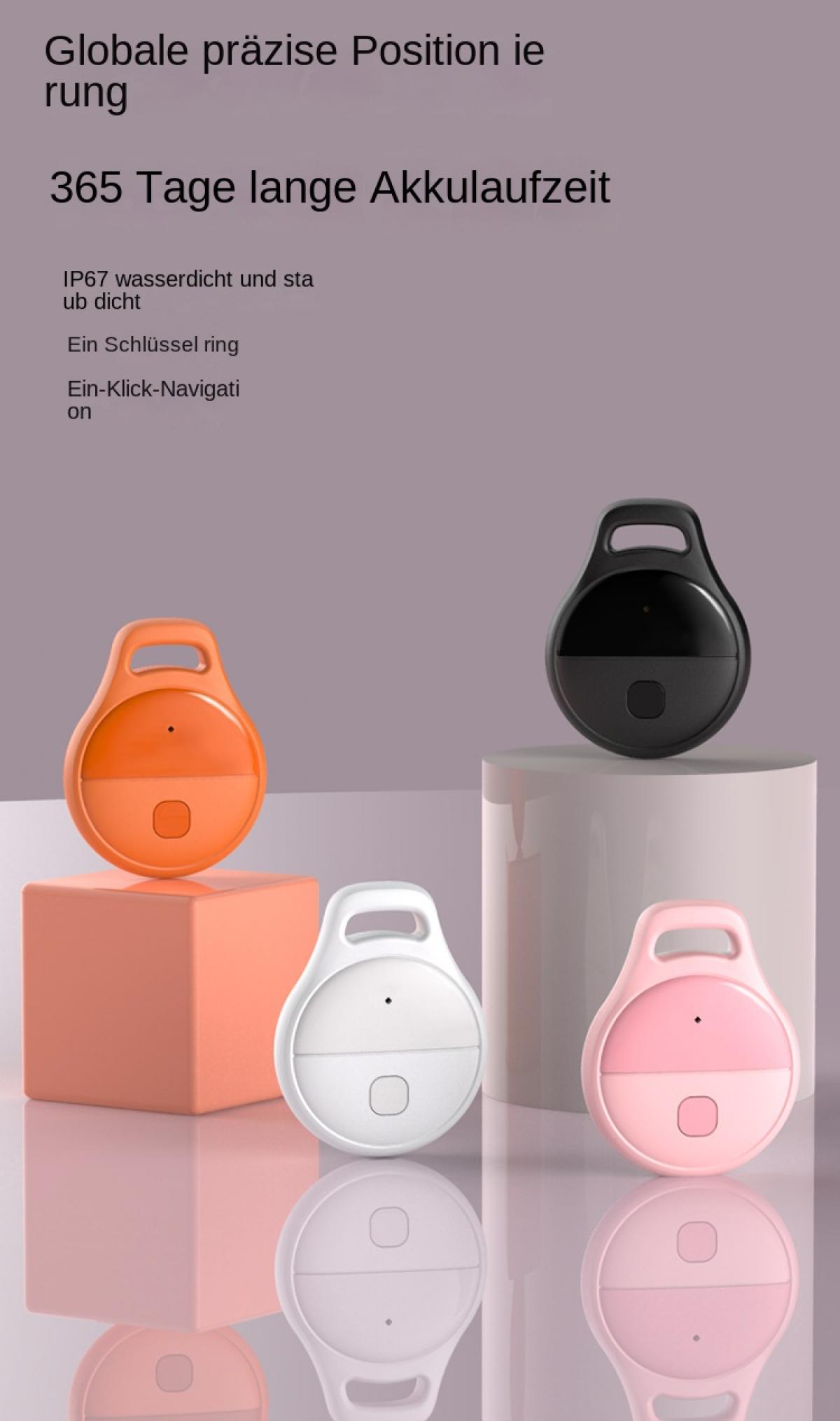 Vier Tracker in Orange, Schwarz, Weiß und Rosa auf Podesten.