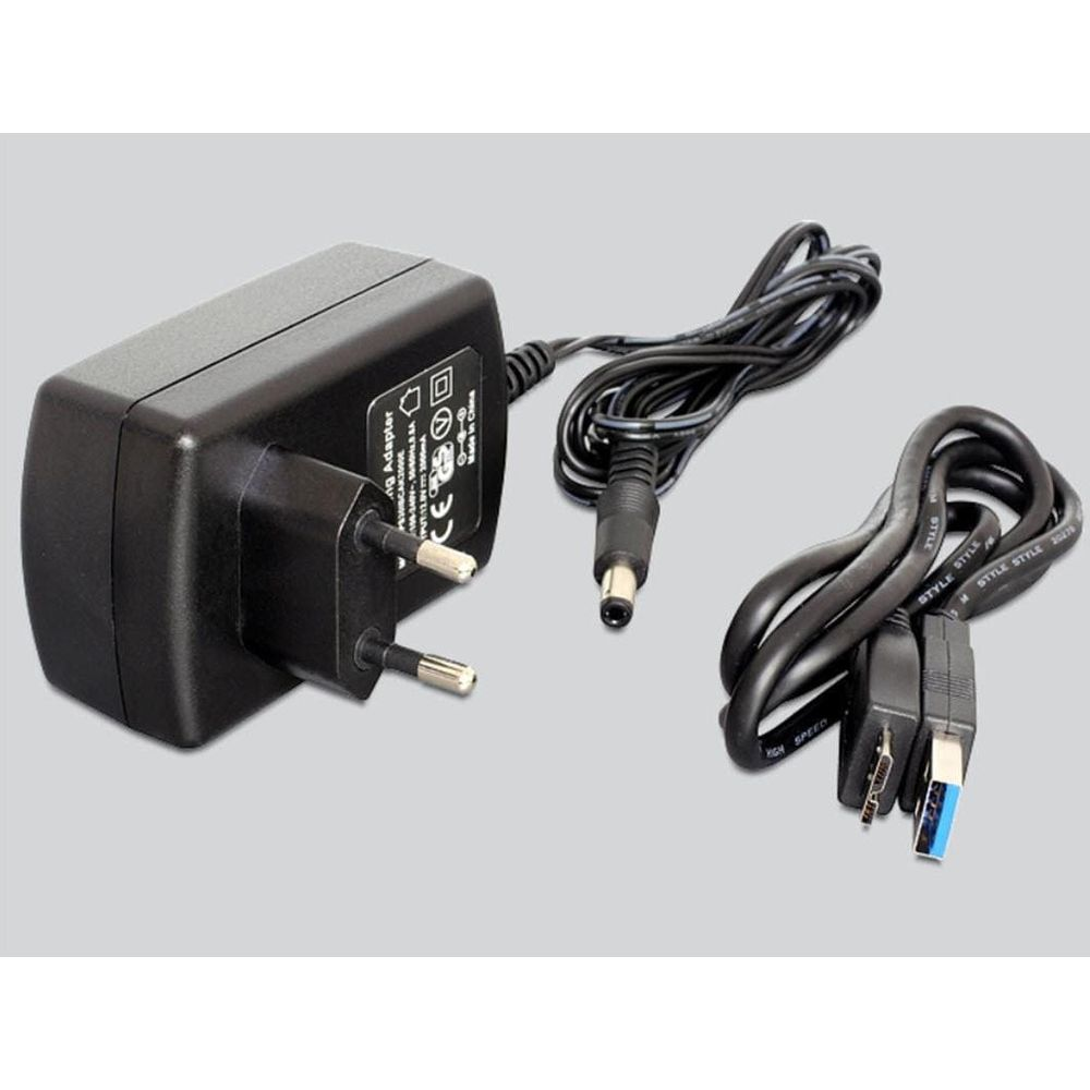 Czarny zasilacz z wtyczką EU, kablem DC i kablem USB na szarym tle.