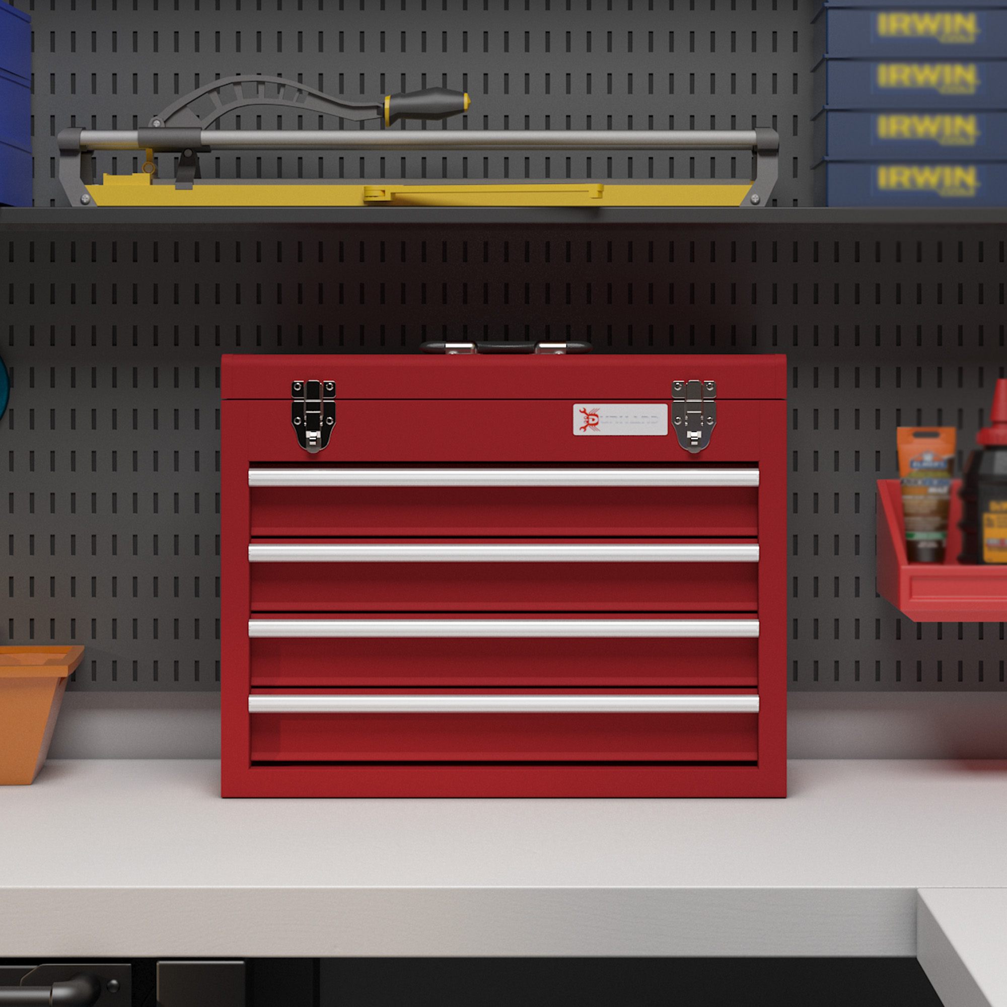 Una caja de herramientas roja con asas plateadas está en un estante.