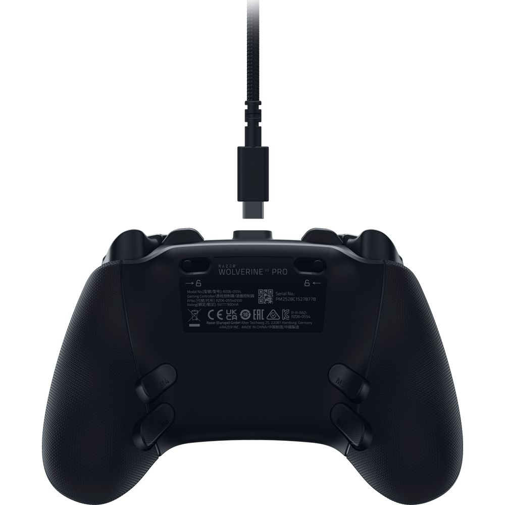 Retro del controller Razer Wolverine V3 Pro con cavo USB-C collegato.