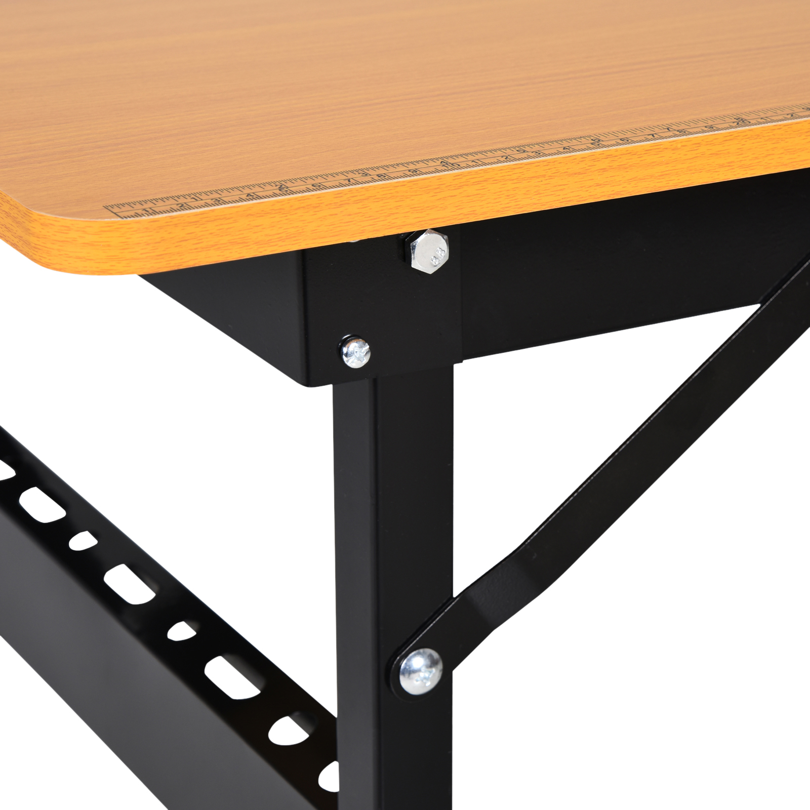 Tablero de madera con marco de metal negro y pernos plateados.