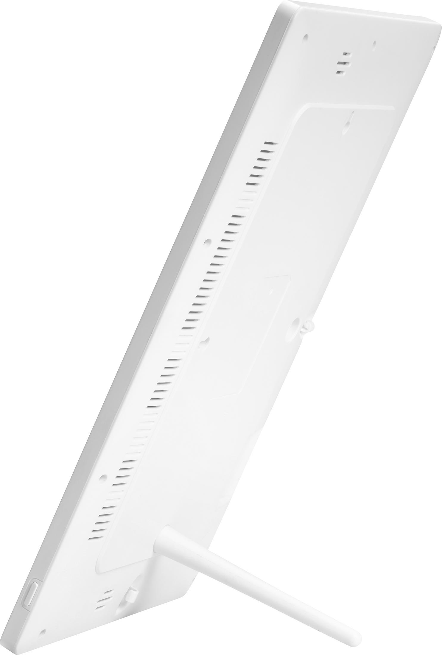 Weies Gerät mit Ständer, seitliche Ansicht. Lüftungsschlitze und ein Knopf sind sichtbar.