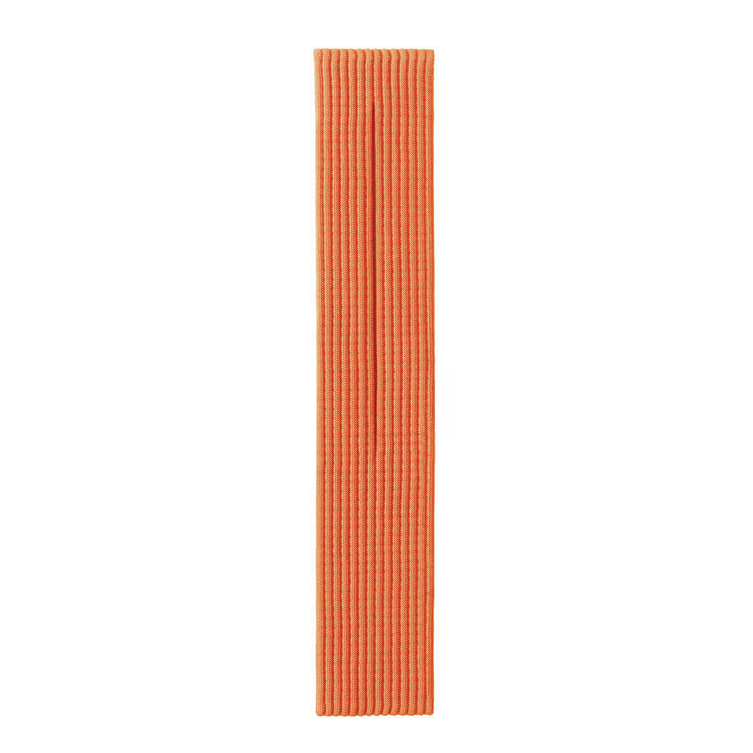 Un'unica fascia elastica in tessuto arancione con coste verticali.