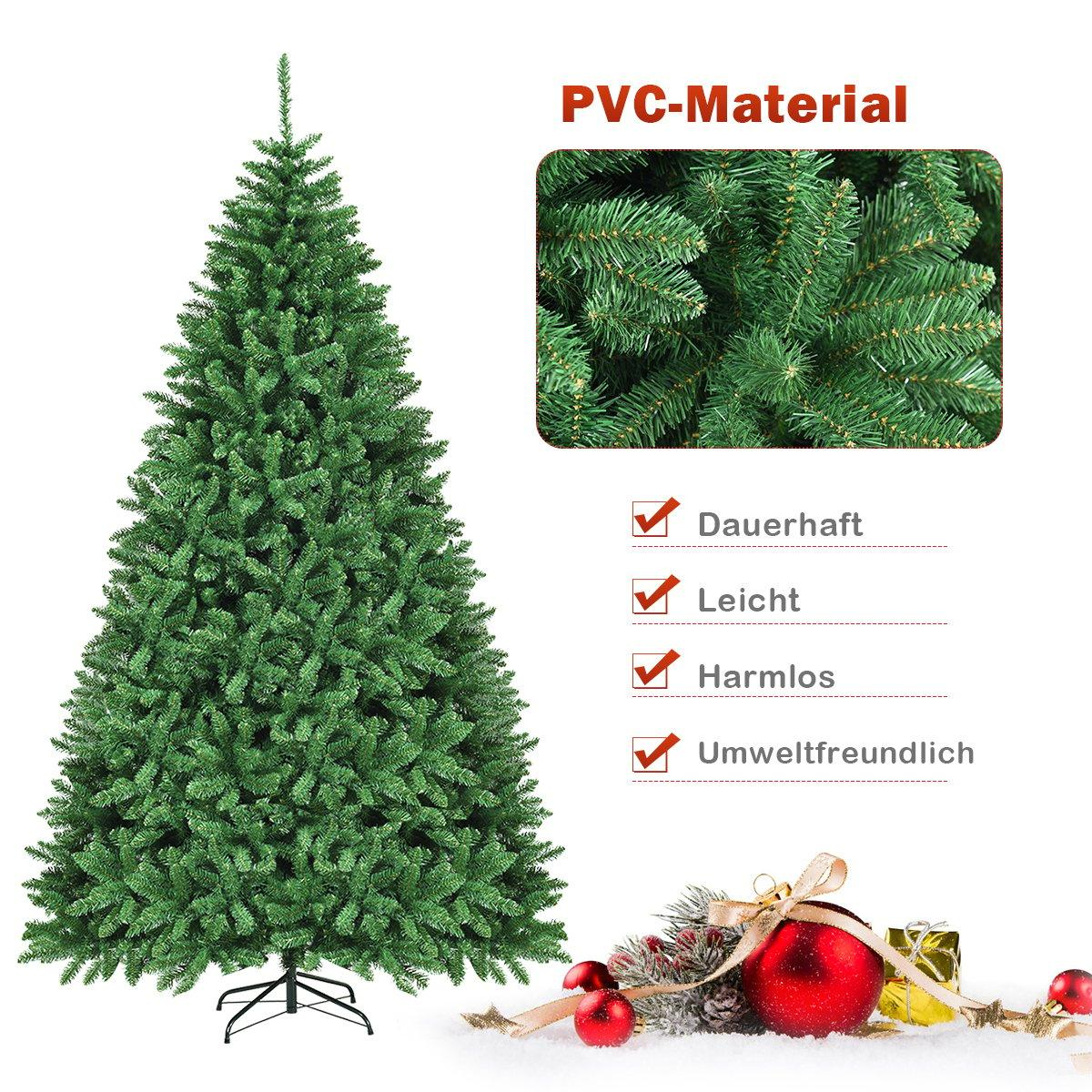 Een kunstkerstboom van PVC-materiaal, met decoraties en checklists.