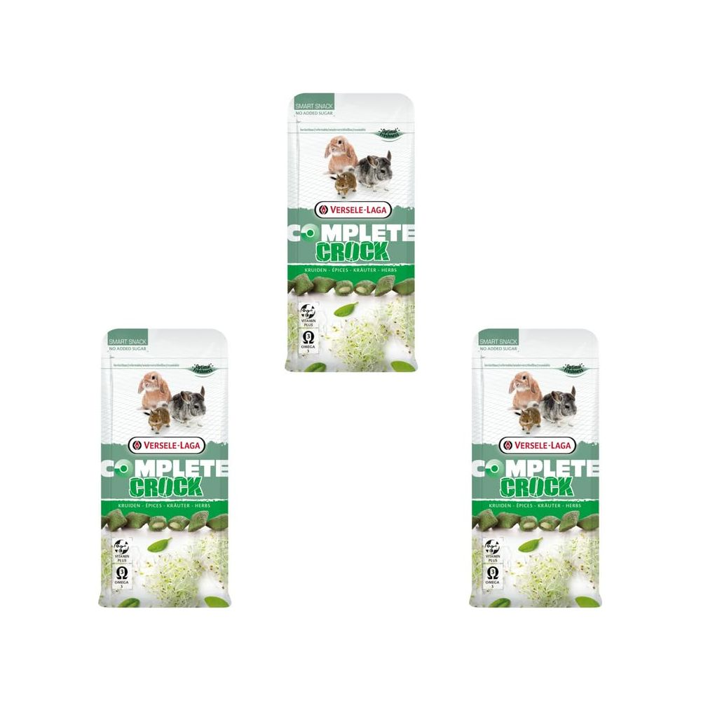 Tres paquetes de comida para mascotas "Complete Crock" con animales pequeños y hierbas.