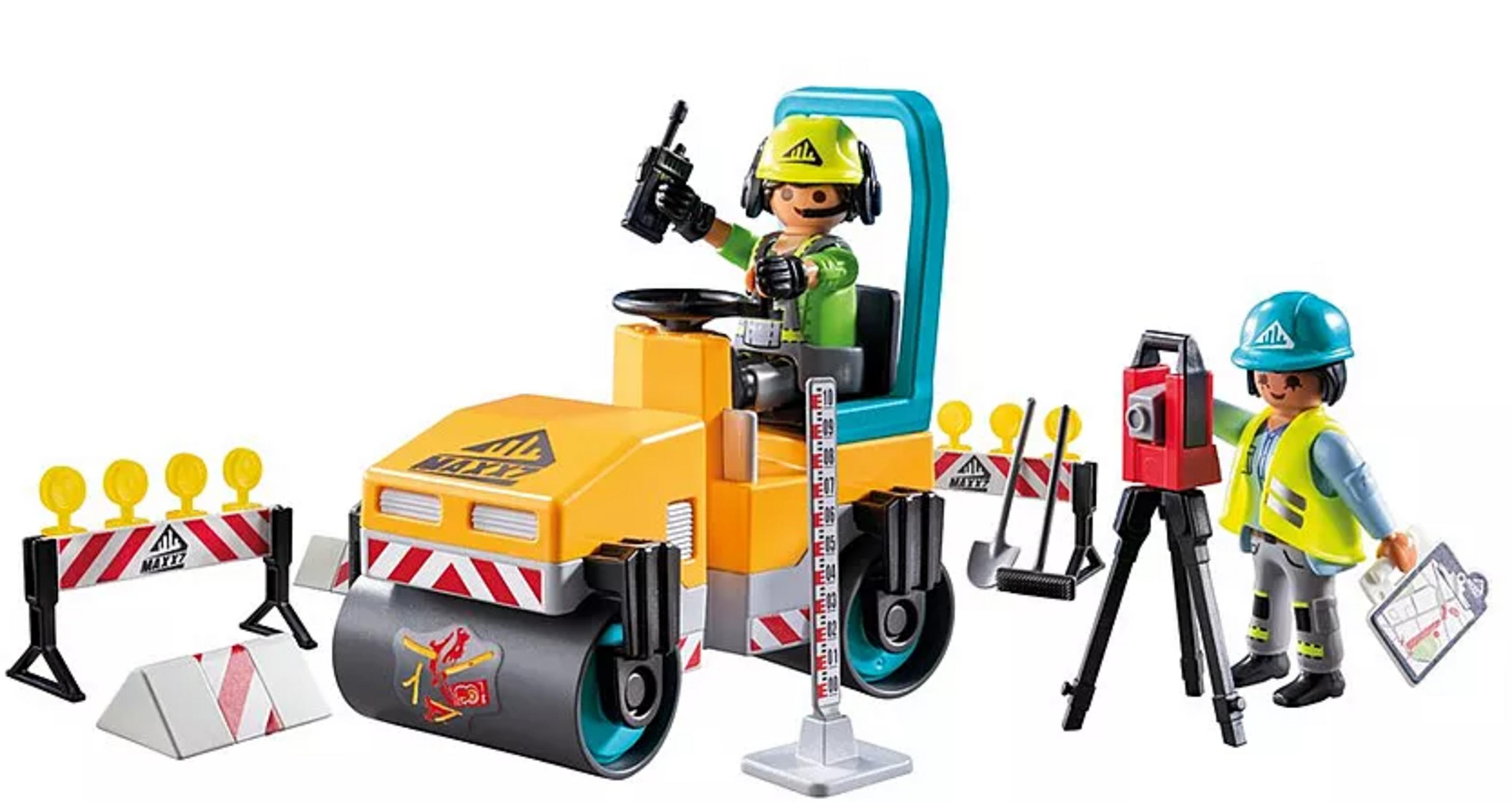 Zabawkowy walec drogowy z pracownikami budowlanymi, pachołkami i sprzętem geodezyjnym.