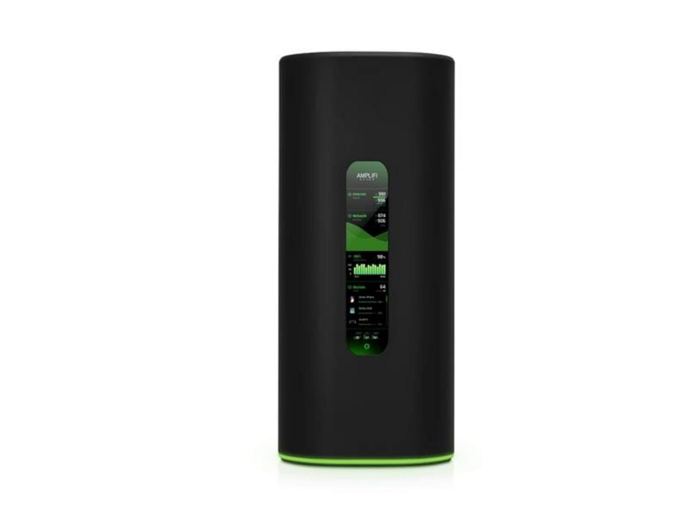 Schwarzer zylindrischer Router mit grünem Display, das Netzwerkinformationen anzeigt.