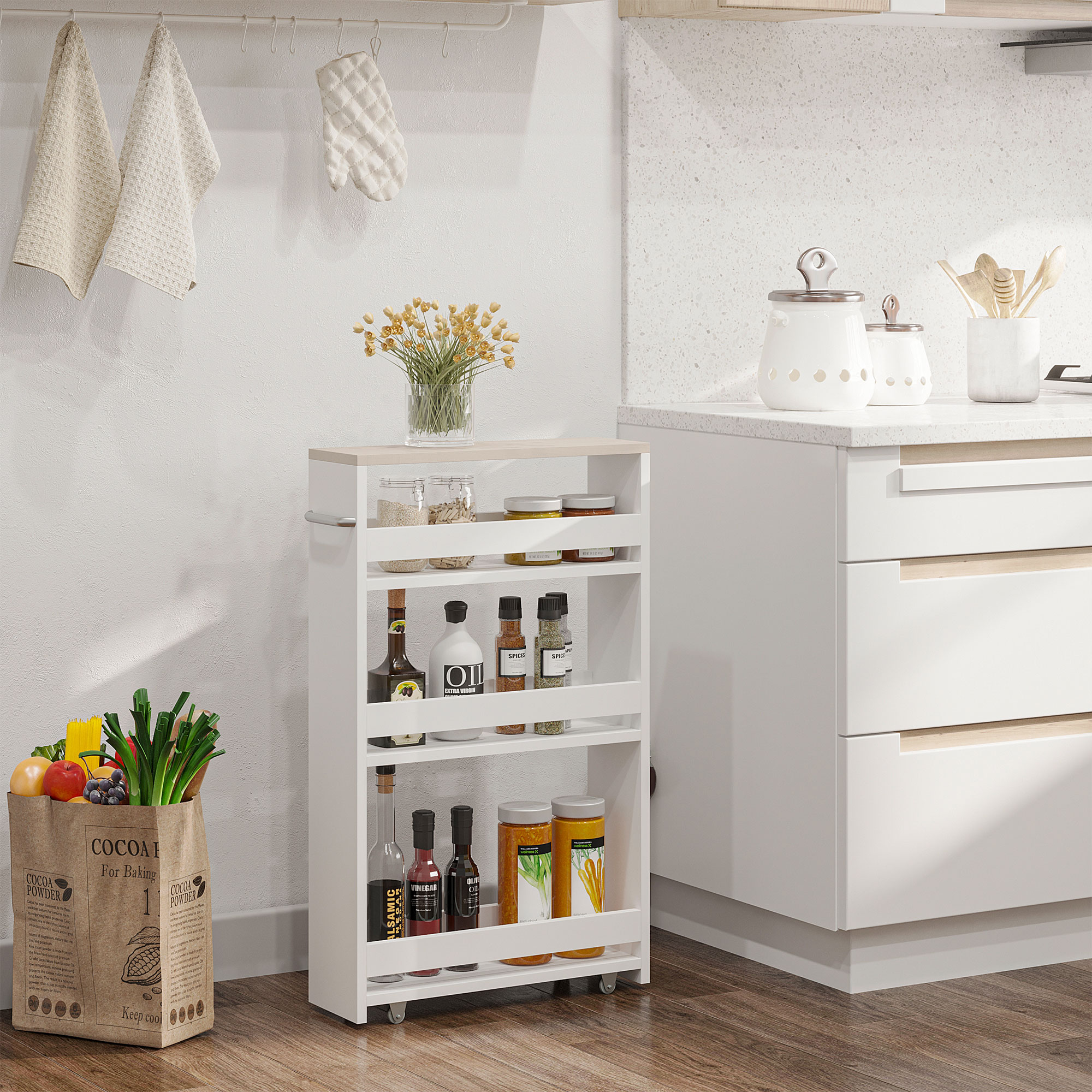 Un estante de cocina blanco con especias, una bolsa de papel con frutas y verduras.