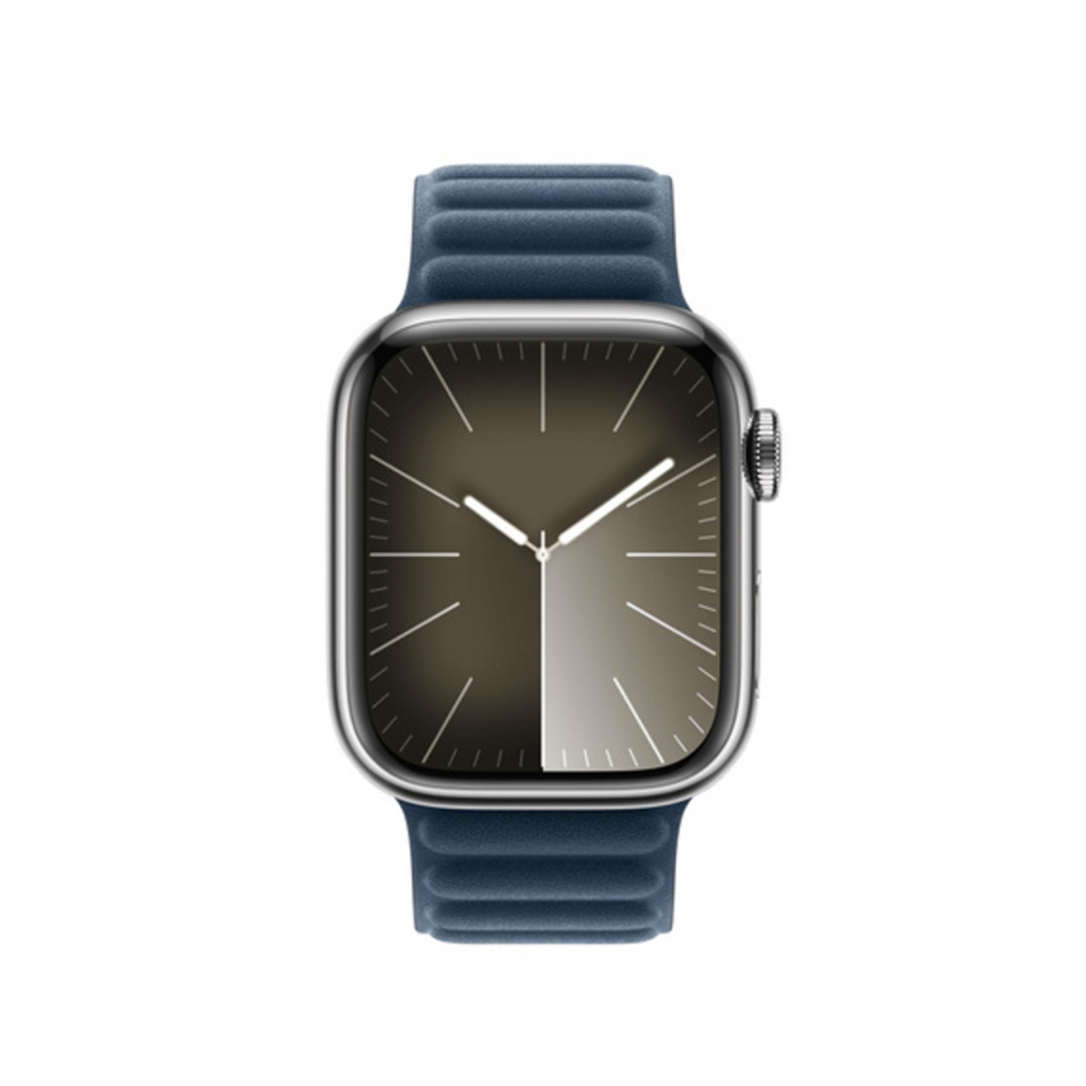 Eine graue Smartwatch mit blauem Armband, Nahaufnahme.